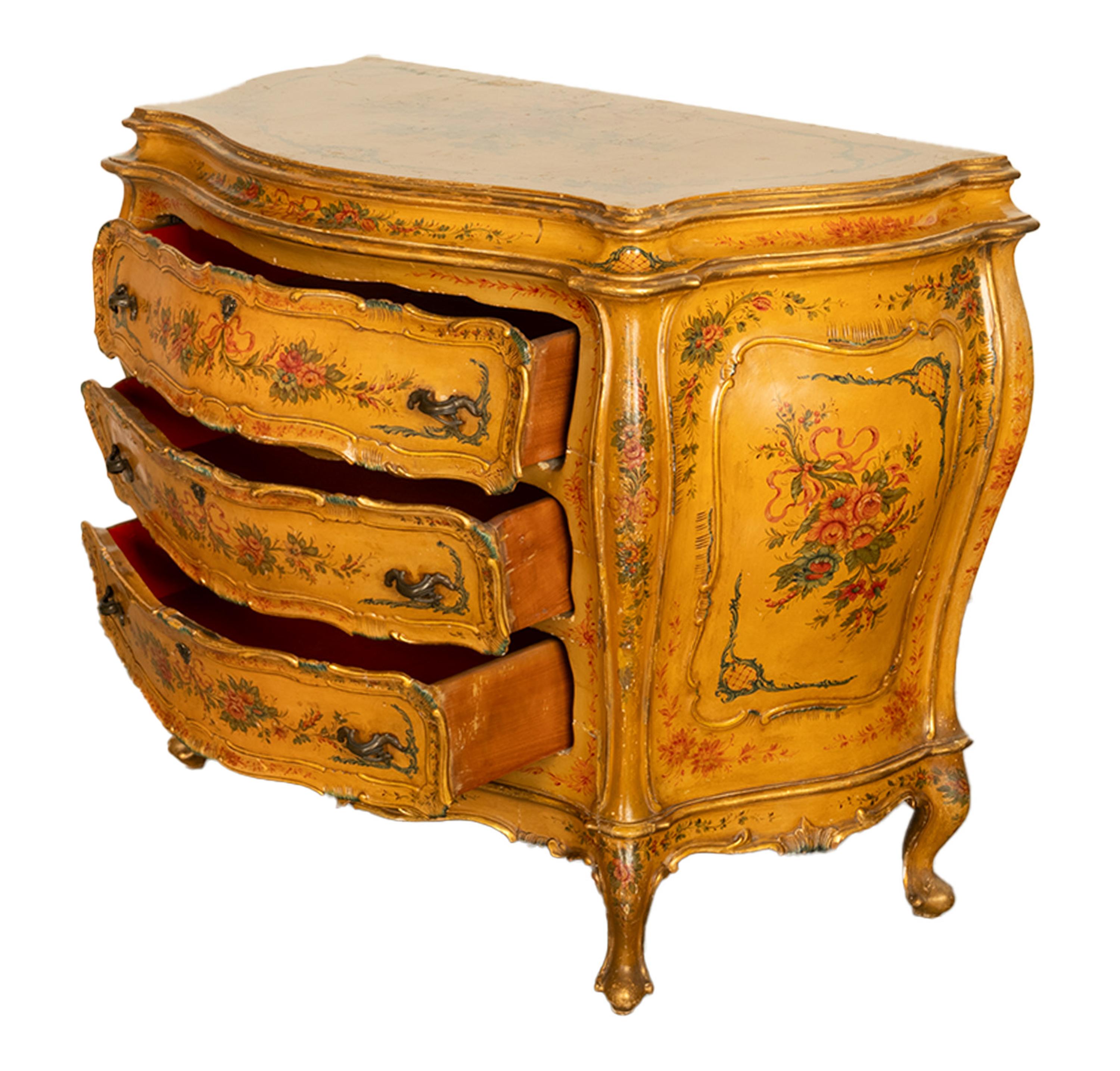 Antike italienische Rokoko-Kommode des 19. Jahrhunderts mit handgemalter Bombe 1820 im Angebot 1