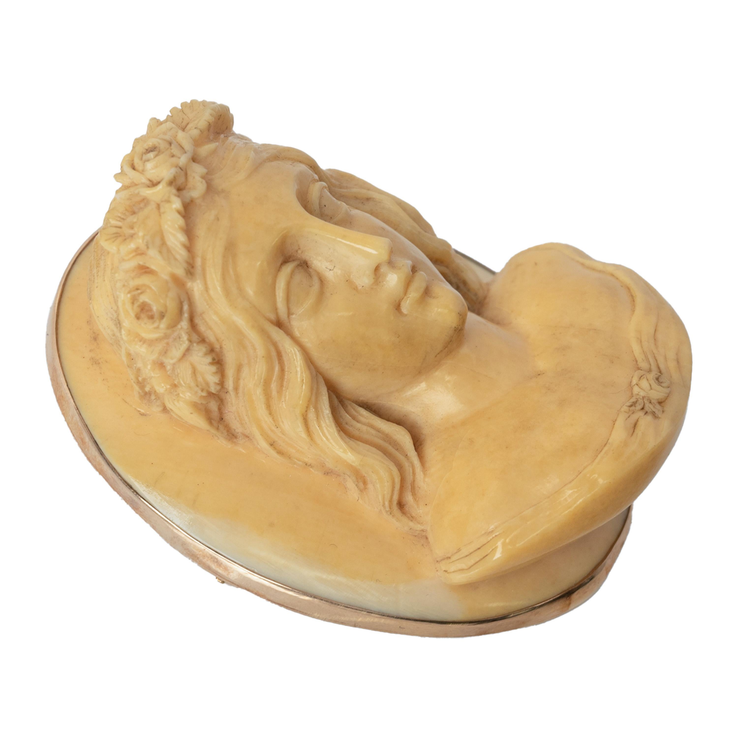 Antique 19th Century Ivory 14 k Gold Pre-Raphaelite Cameo Brooch Pendant 1870 For Sale 6
