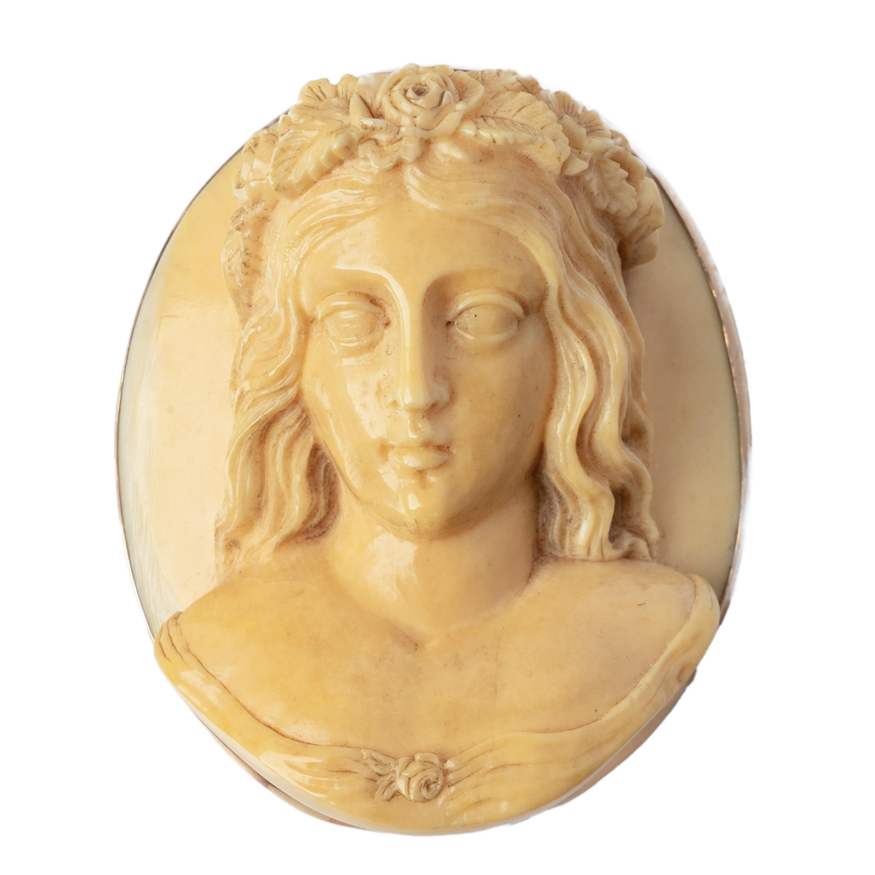 Antique 19th Century Ivory 14 k Gold Pre-Raphaelite Cameo Brooch Pendant 1870 For Sale 7