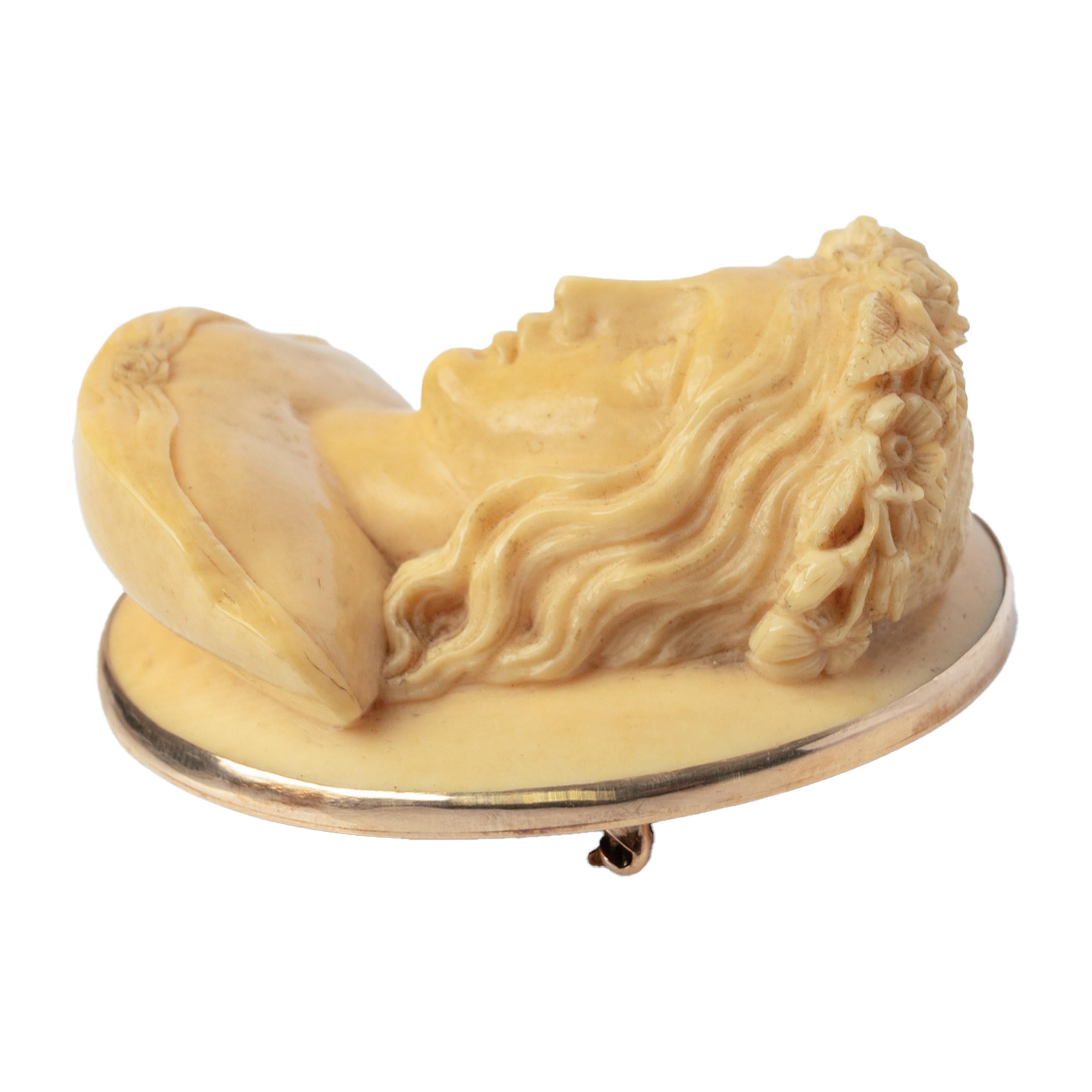 Carved Antique 19th Century Ivory 14 k Gold Pre-Raphaelite Cameo Brooch Pendant 1870 For Sale