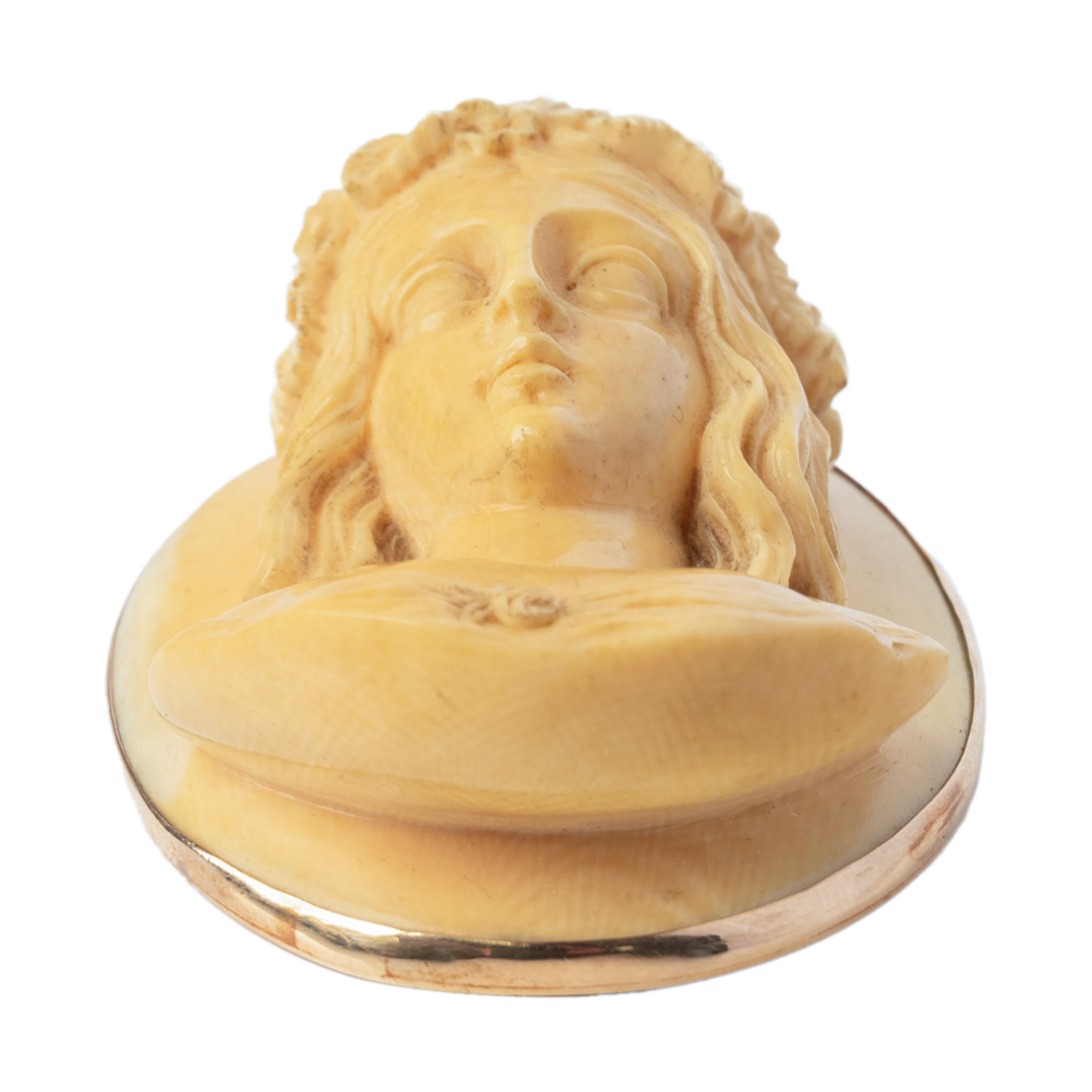 Antique 19th Century Ivory 14 k Gold Pre-Raphaelite Cameo Brooch Pendant 1870 For Sale 1