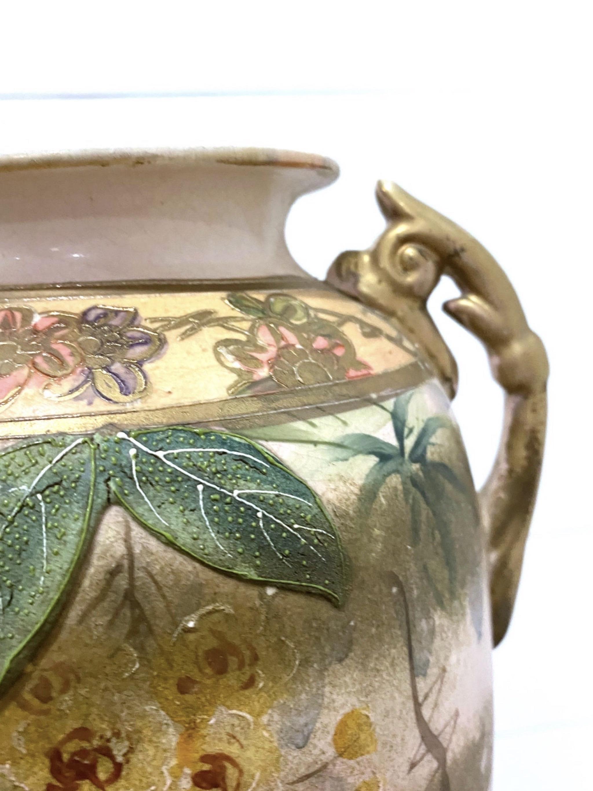 Vase Moriage japonais ancien du 19ème siècle en vente 1