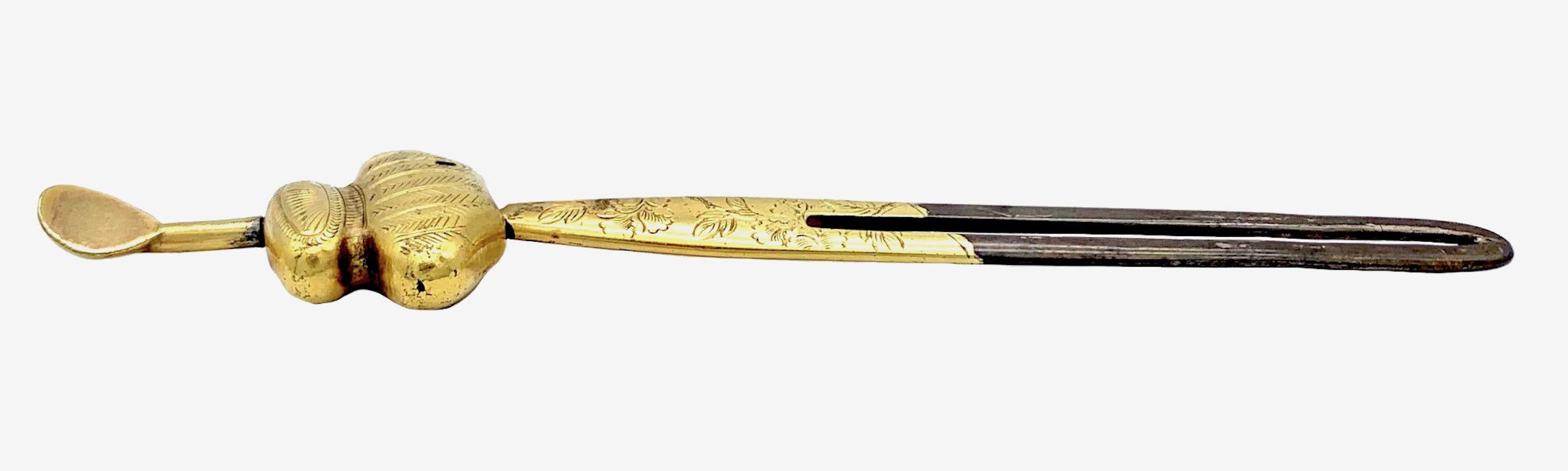 Antike japanische Haarschmuck-Dekoration aus vergoldetem Metallguss-Metall, 19. Jahrhundert im Zustand „Gut“ im Angebot in Munich, Bavaria