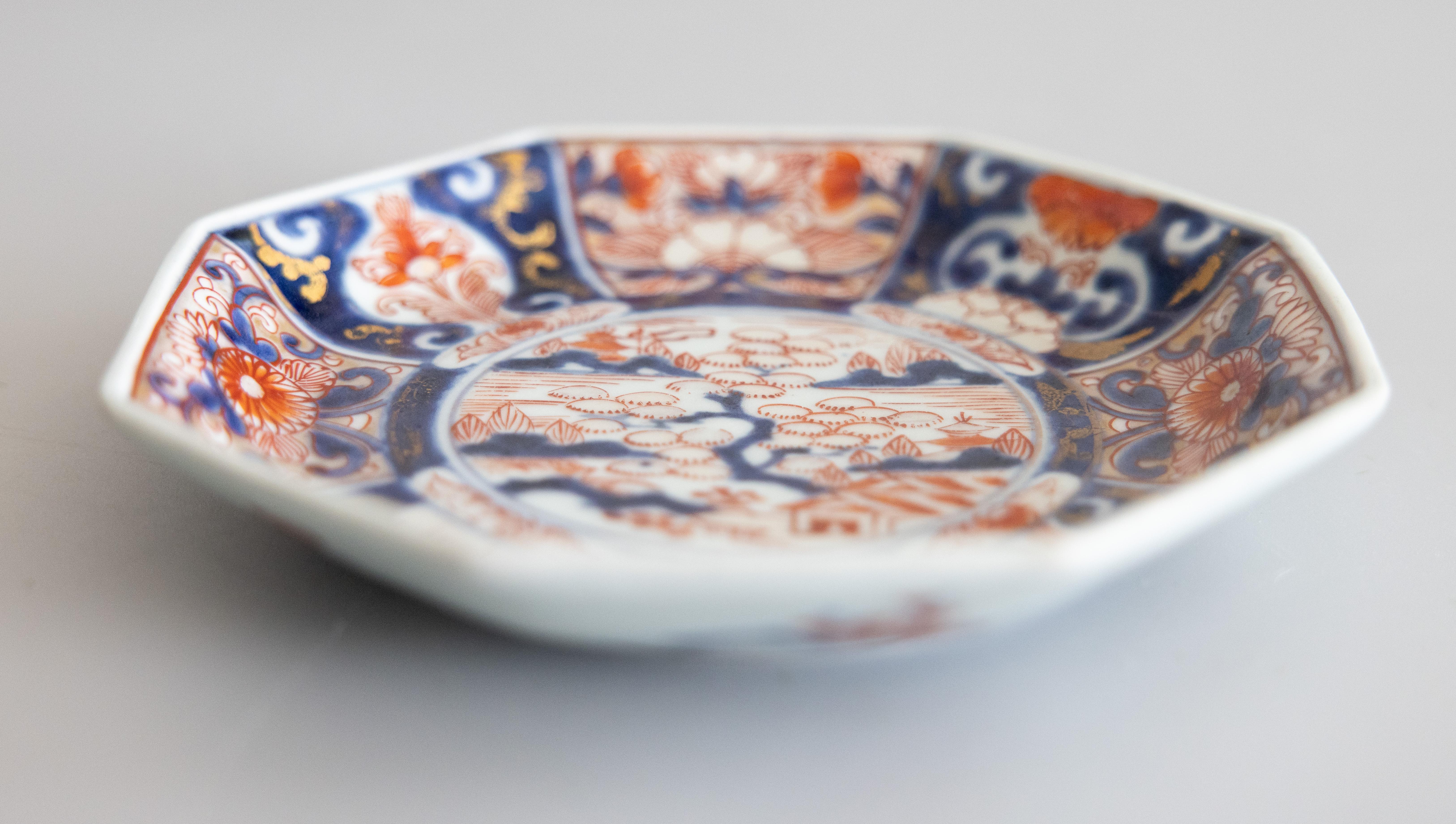 Antiguo plato octogonal Imari japonés del siglo XIX Japonés en venta