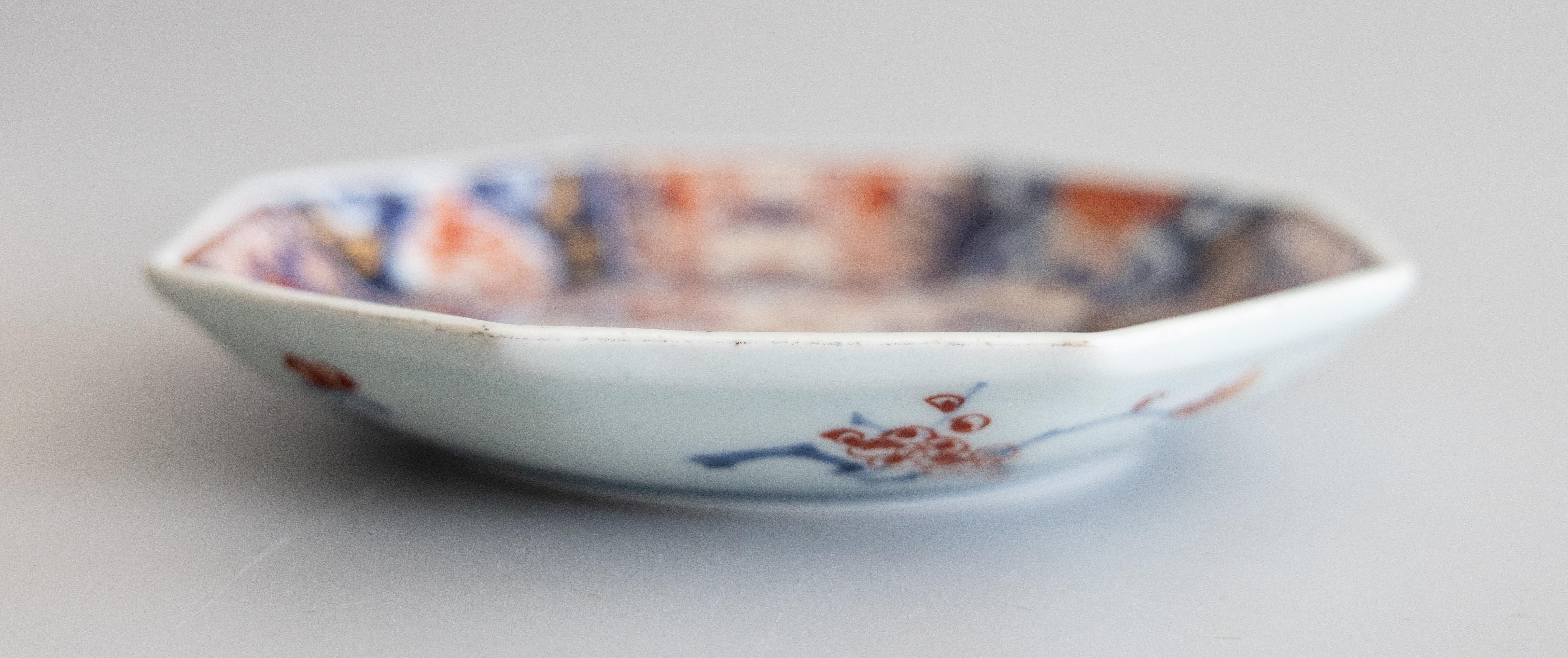 Antiguo plato octogonal Imari japonés del siglo XIX en Bueno estado para la venta en Pearland, TX