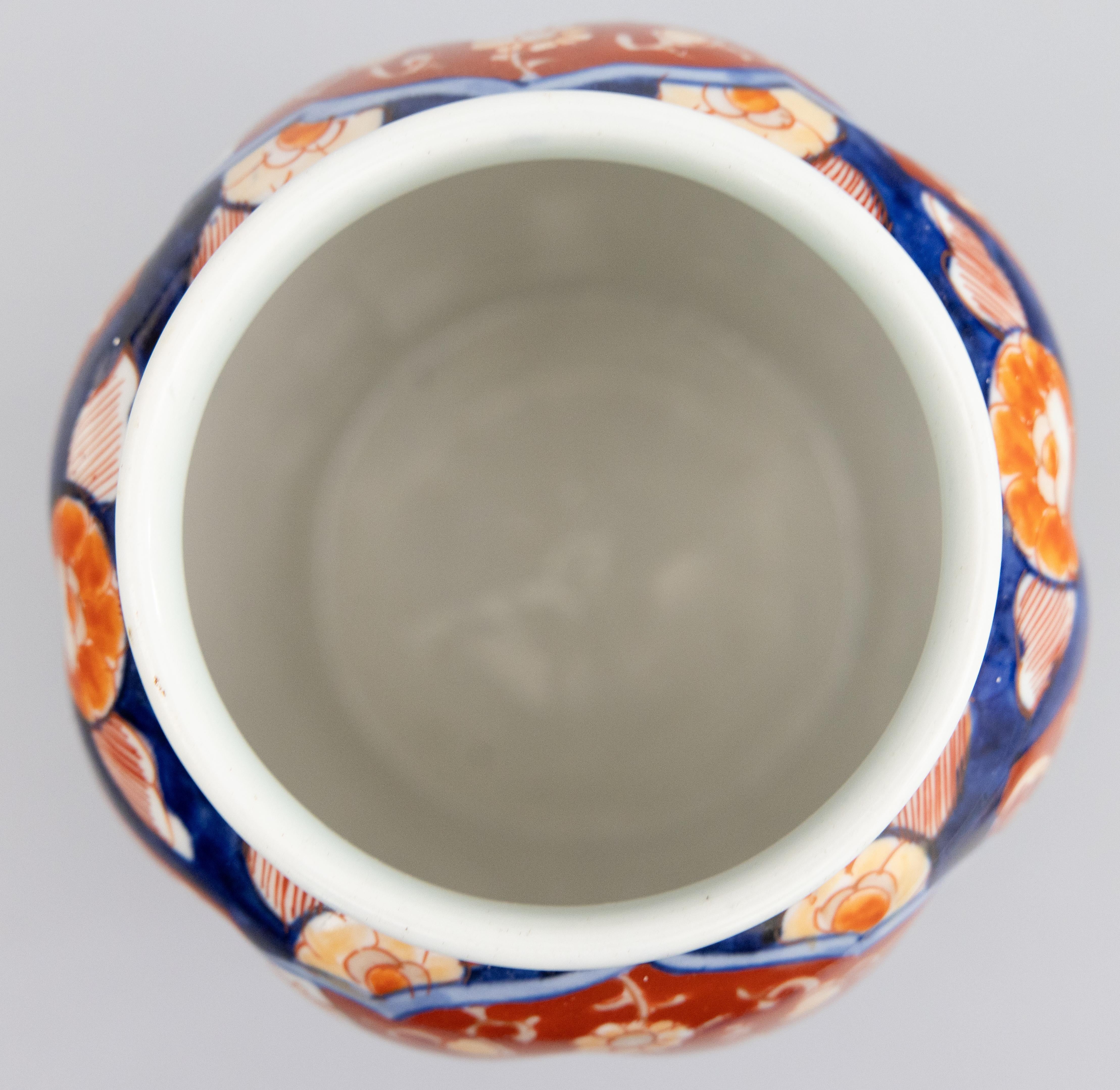 Antique 19th Century Japanese Imari Porcelain Vase For Sale 1