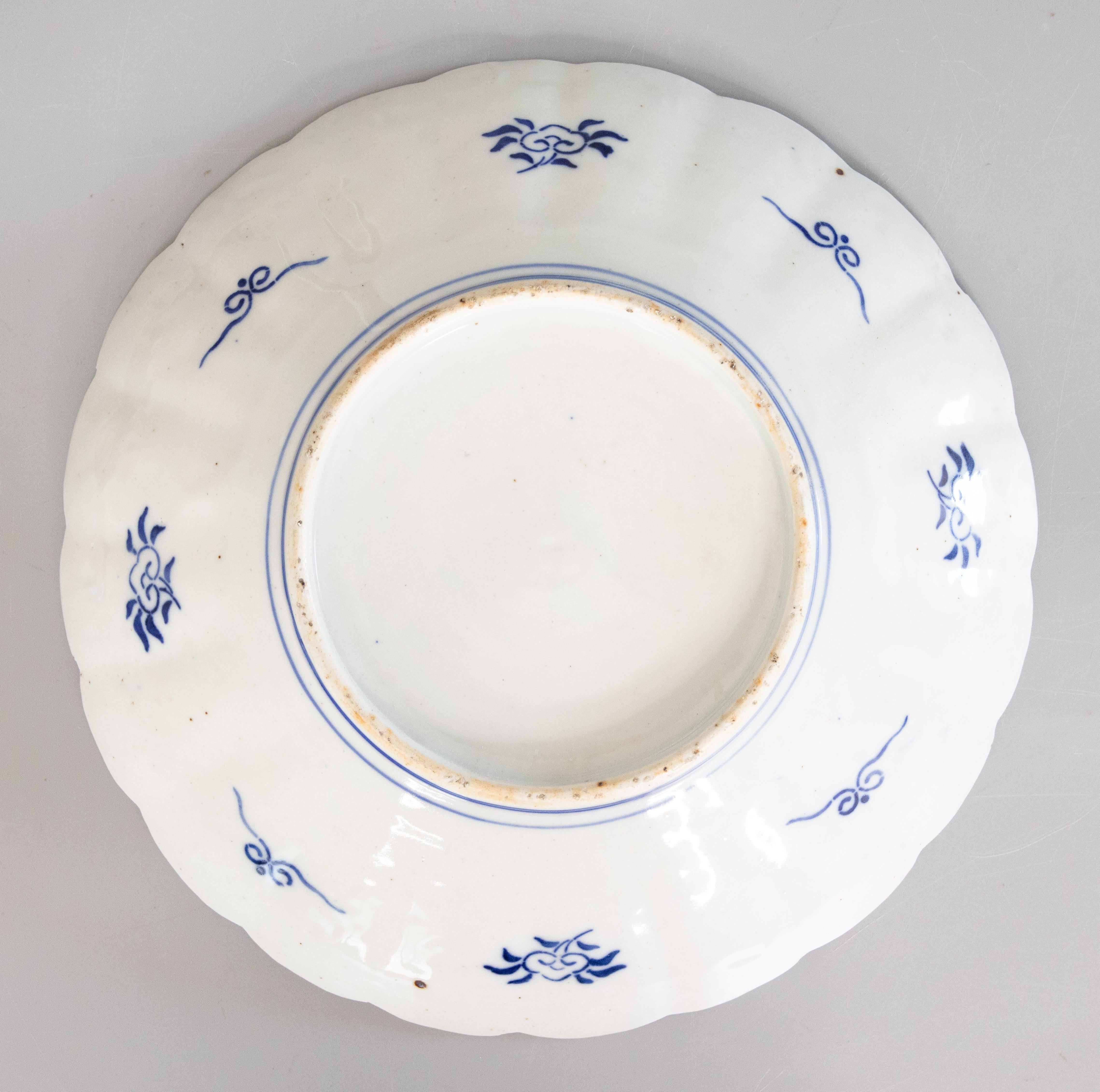 Antique 19th Century Japanese Meiji Period Imari Scalloped Chargers - a Pair For Sale 4