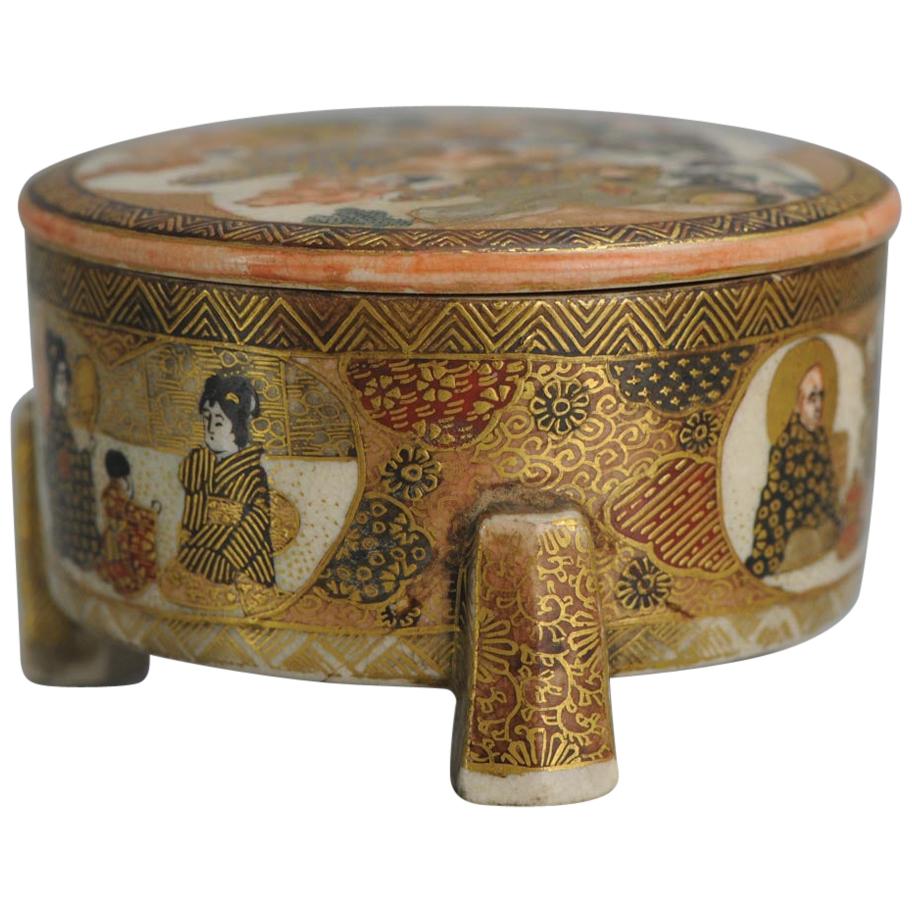 Antique 19th Century Japanese Satsuma Covered Tripod Box Japan Yokohama Satsuma For Sale