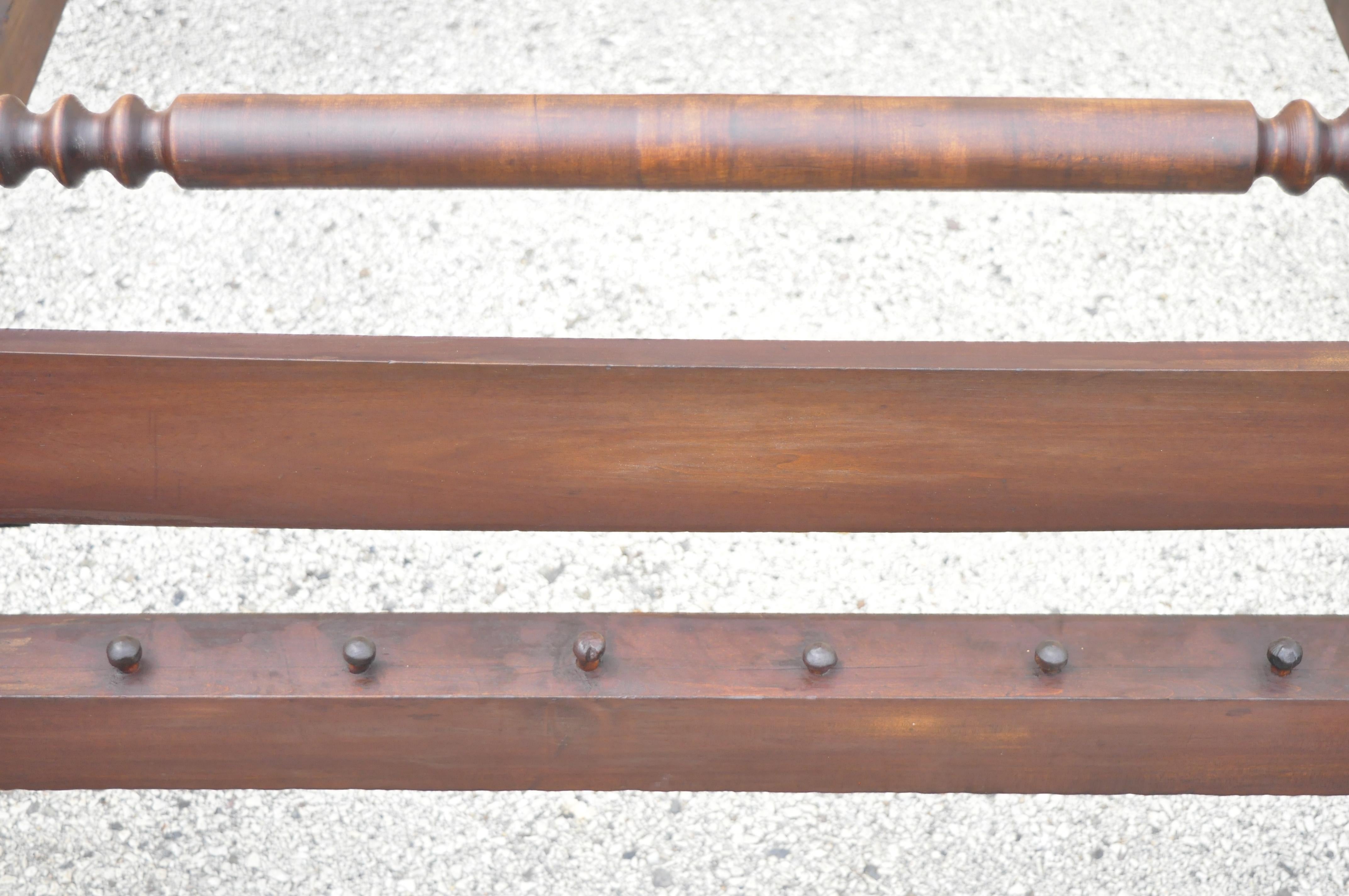 19th Century Jerry Lind Style 3/4 Full Size Cherry Spool Spindle Bed Frame In Good Condition In Philadelphia, PA