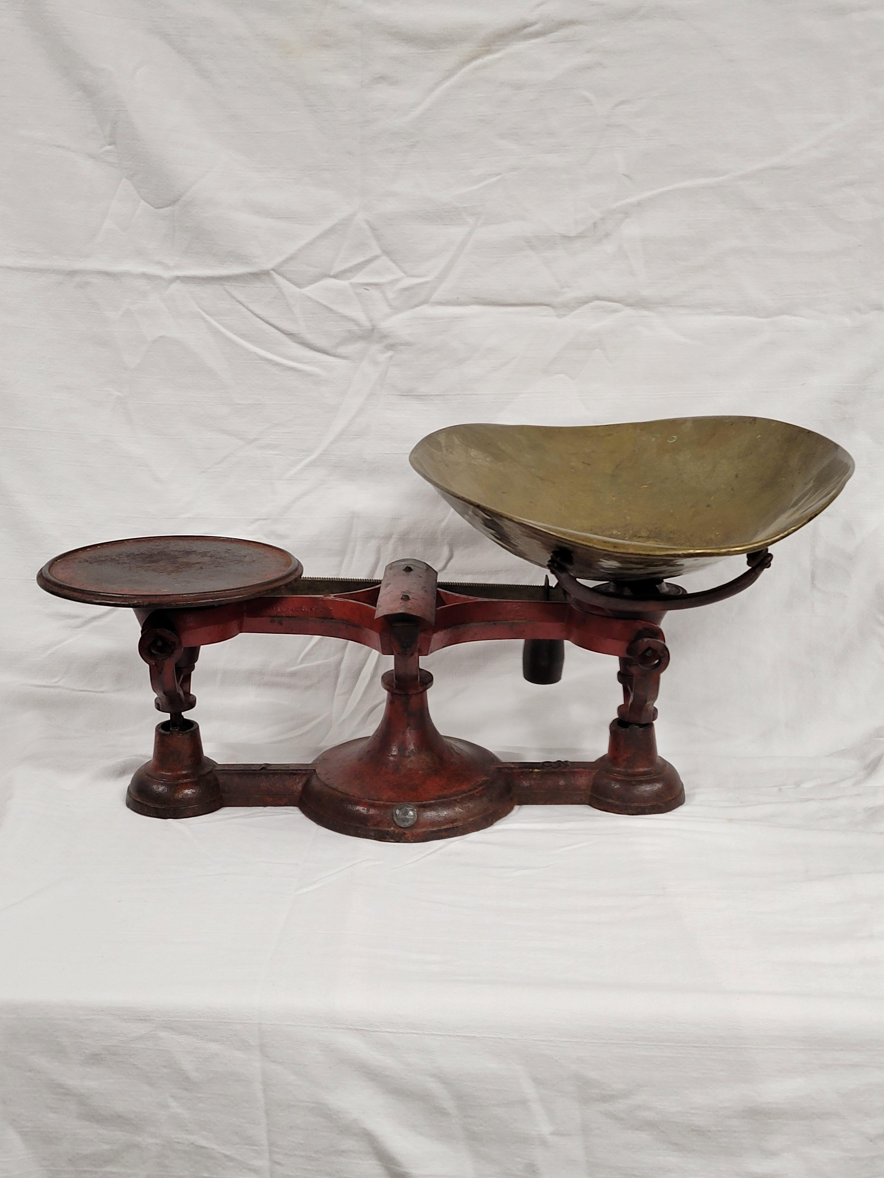 Américain Ancienne échelle en fonte rouge peinte de John Chatillon & Sons du 19ème siècle en vente