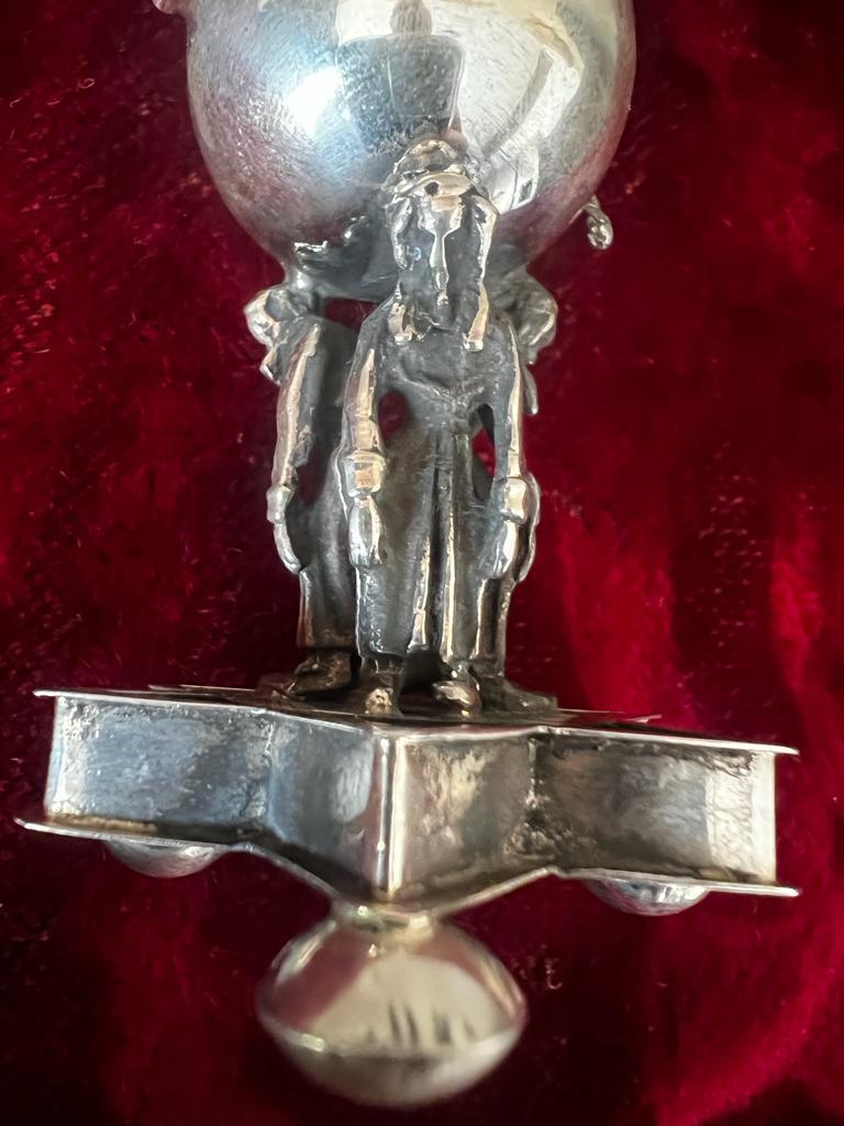 Antique 19th century Judaical Sterling Silver Besamim Spice Tower In Excellent Condition For Sale In Doha, QA