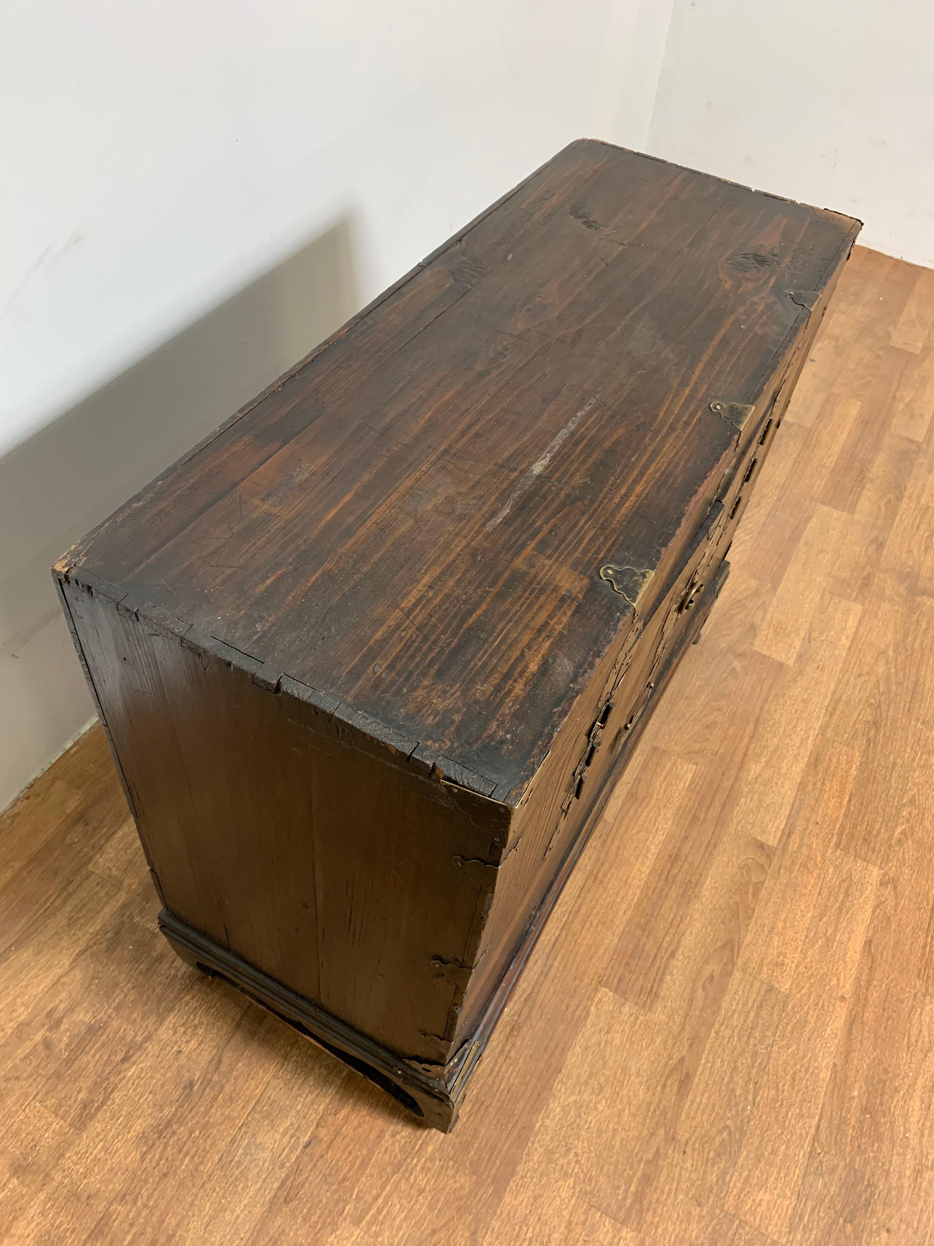 Antique 19th Century Korean Tansu Nong 'Blanket Chest' with Brass Hardware In Good Condition In Peabody, MA