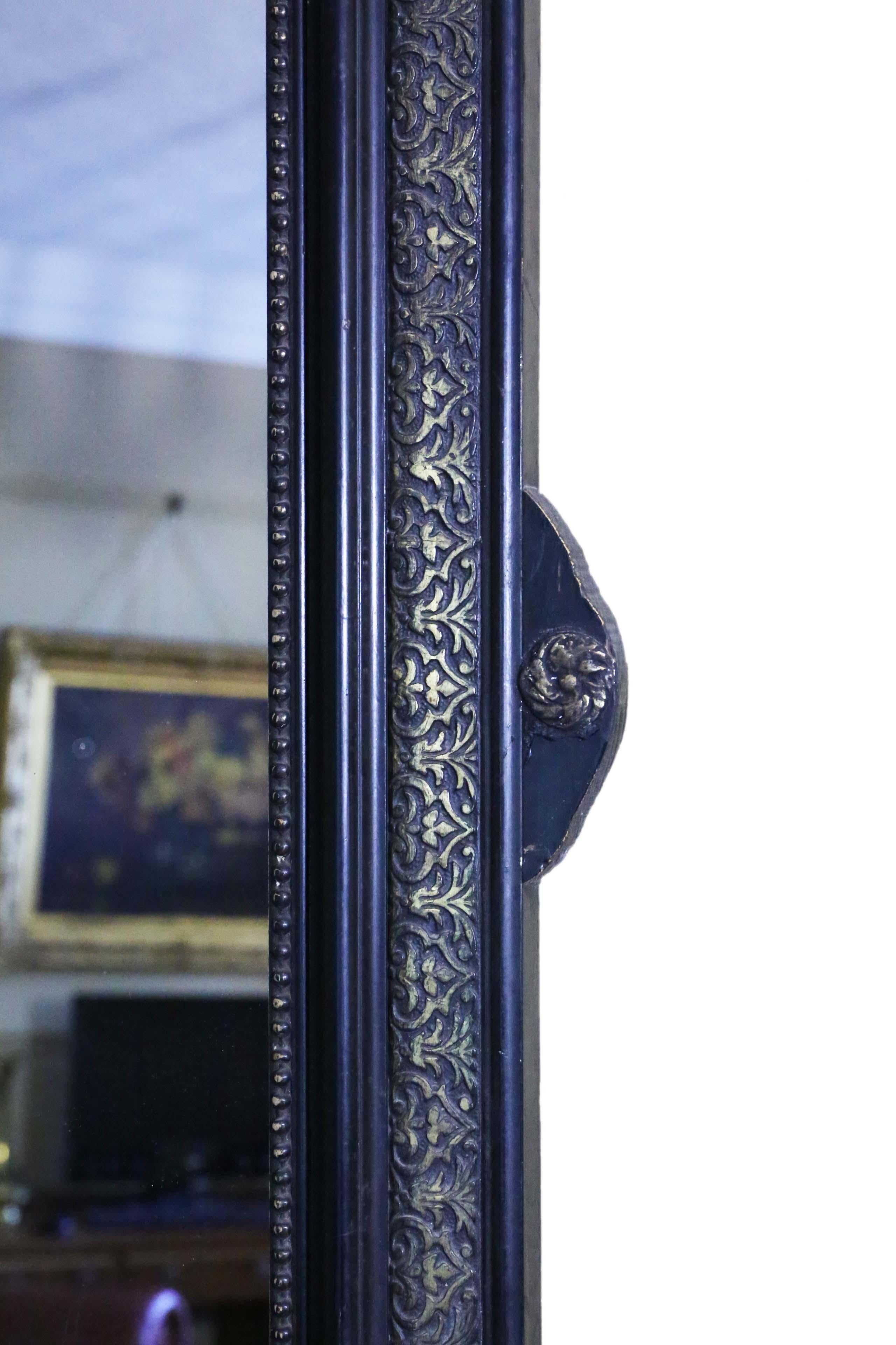 XIXe siècle Antique 19ème siècle Large Ebonised Gilt Wall Mirror Overmantle en vente