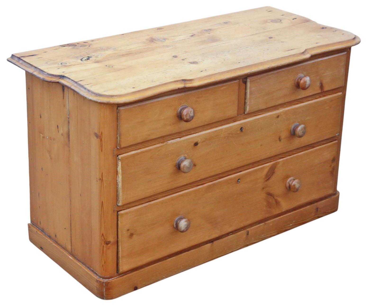 Wood Antique 19th Century Large Pine Chest of Four Drawers – Fine Quality For Sale