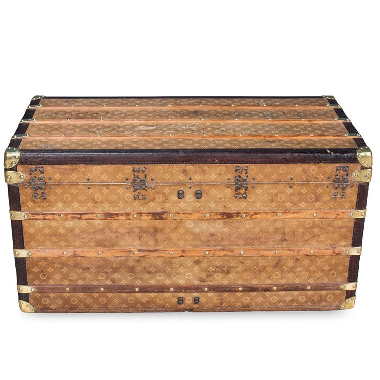 20th Century French Trunk in Natural Cowhide from Louis Vuitton, 1900s for  sale at Pamono