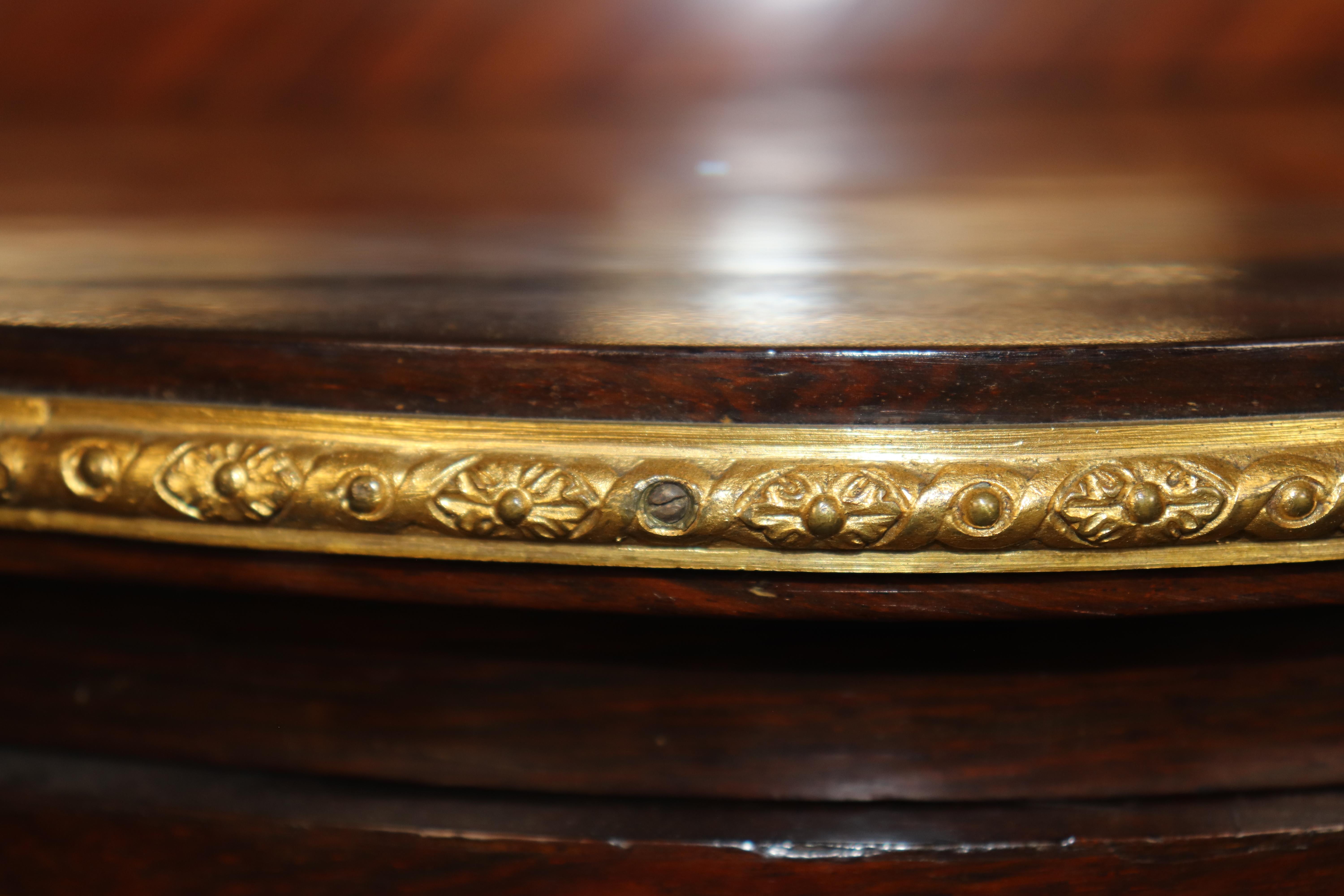 Ancienne armoire-serveur de style Louis XV du 19e siècle à décor de bronze et de Sèvres en vente 8