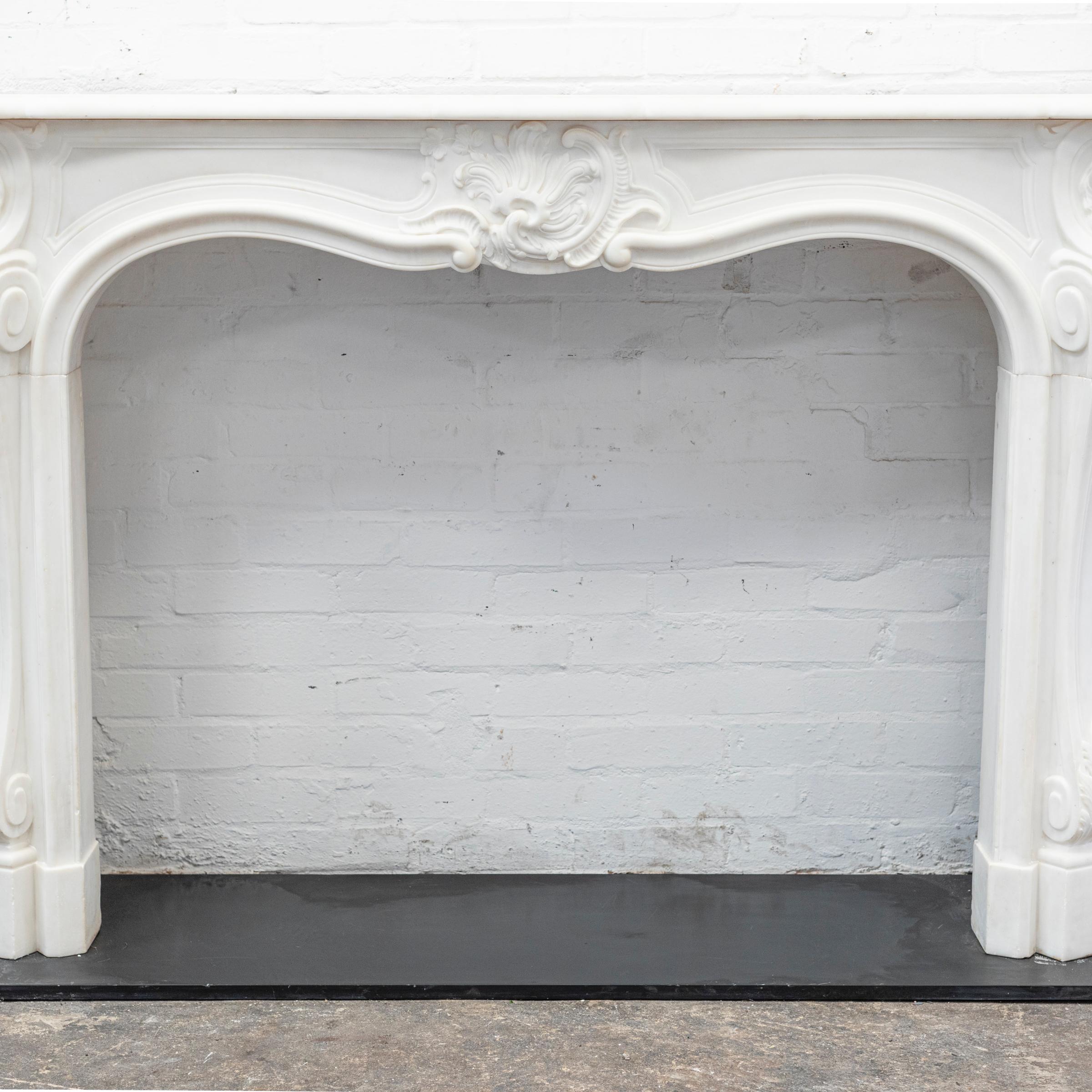Antique 19th Century Louis XV style French Marble Fireplace For Sale 7
