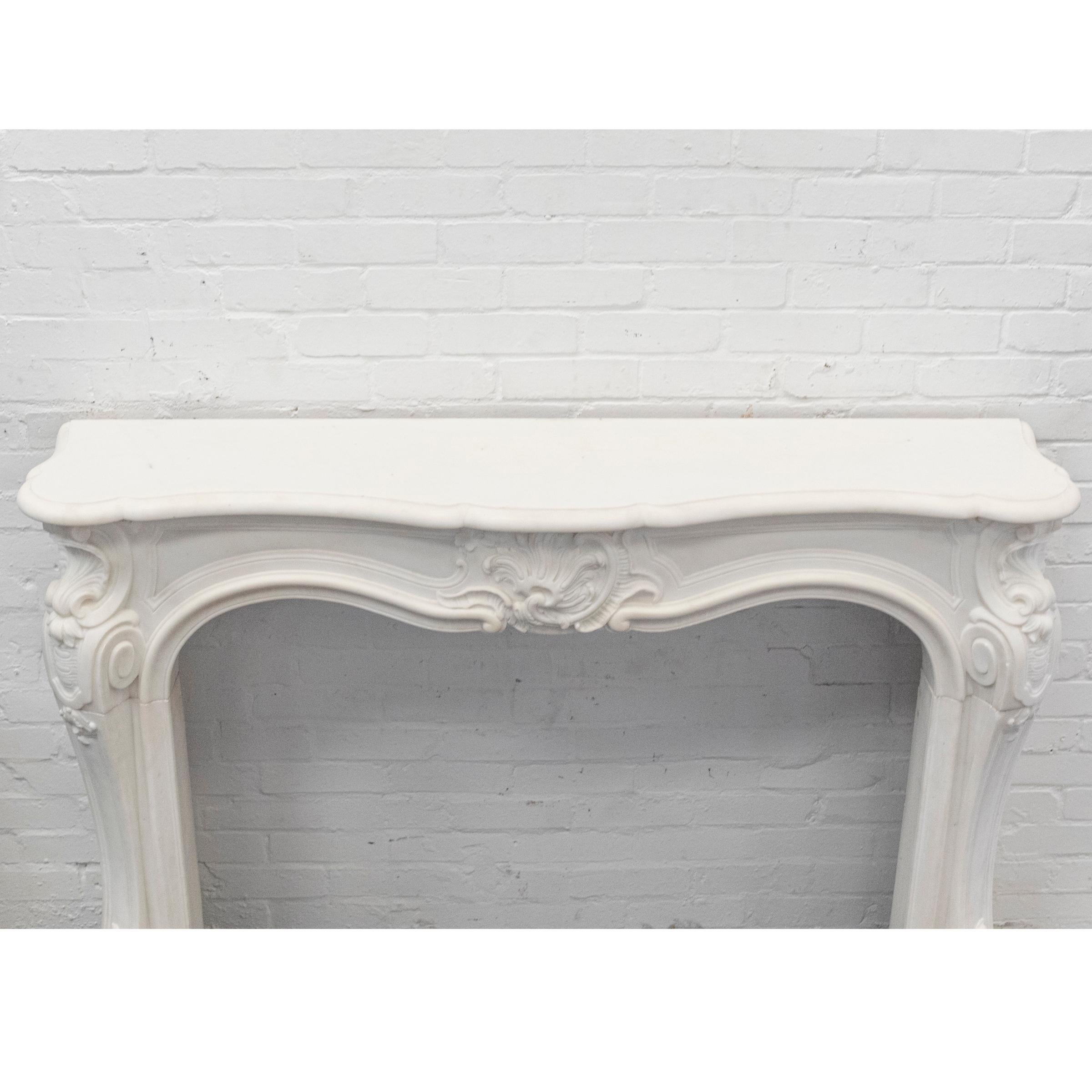 Antique 19th Century Louis XV style French Marble Fireplace For Sale 4