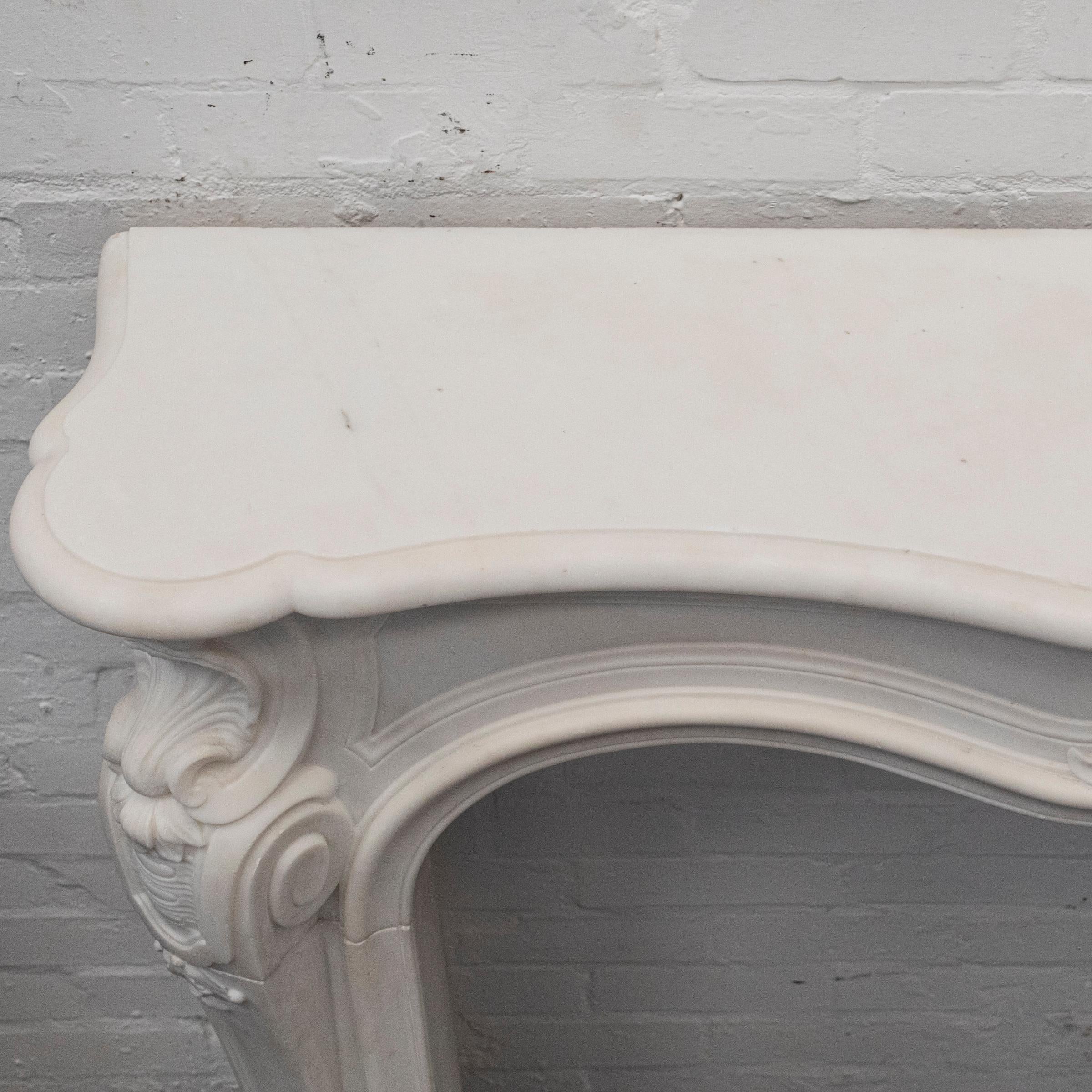 Antique 19th Century Louis XV style French Marble Fireplace For Sale 5