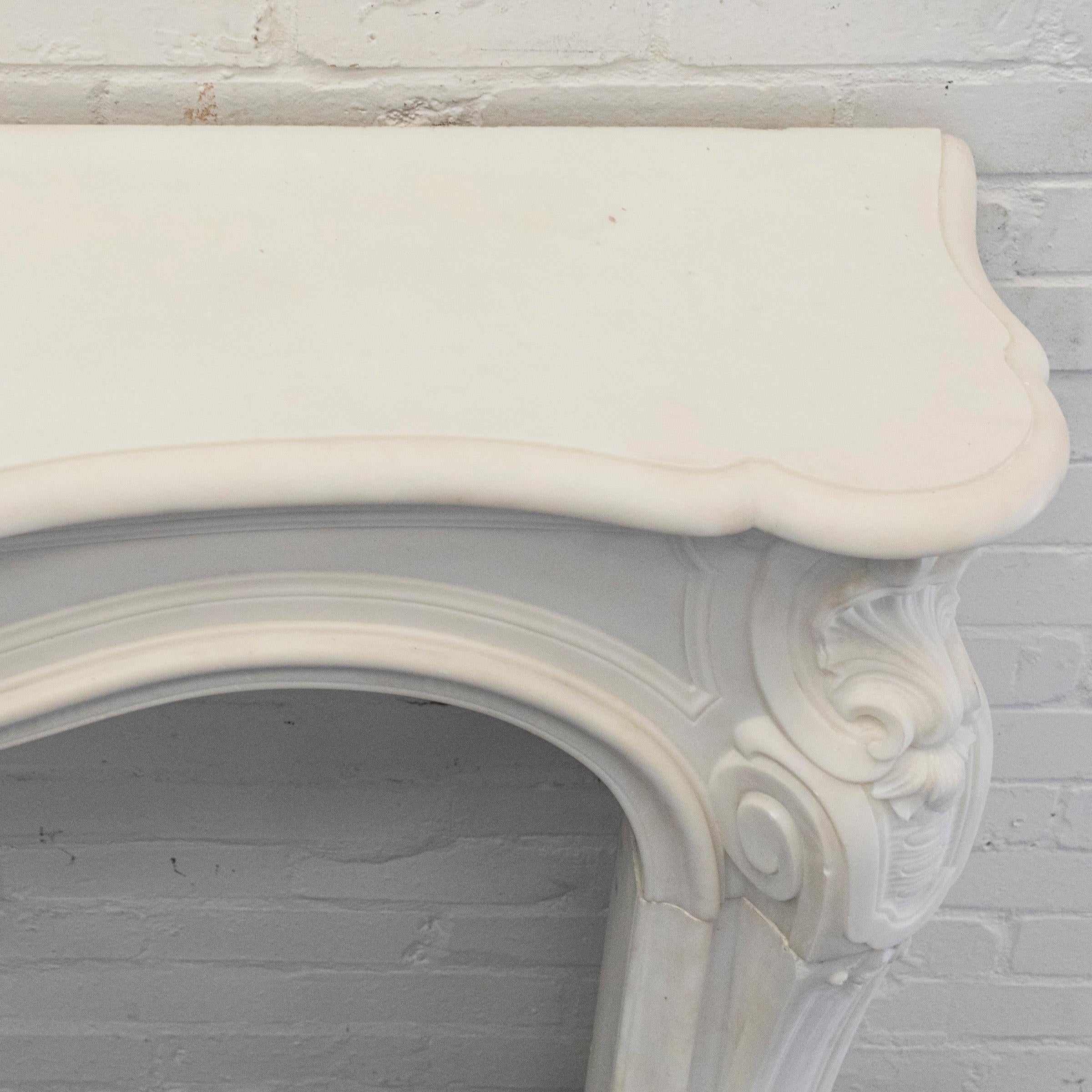 Antique 19th Century Louis XV style French Marble Fireplace For Sale 6
