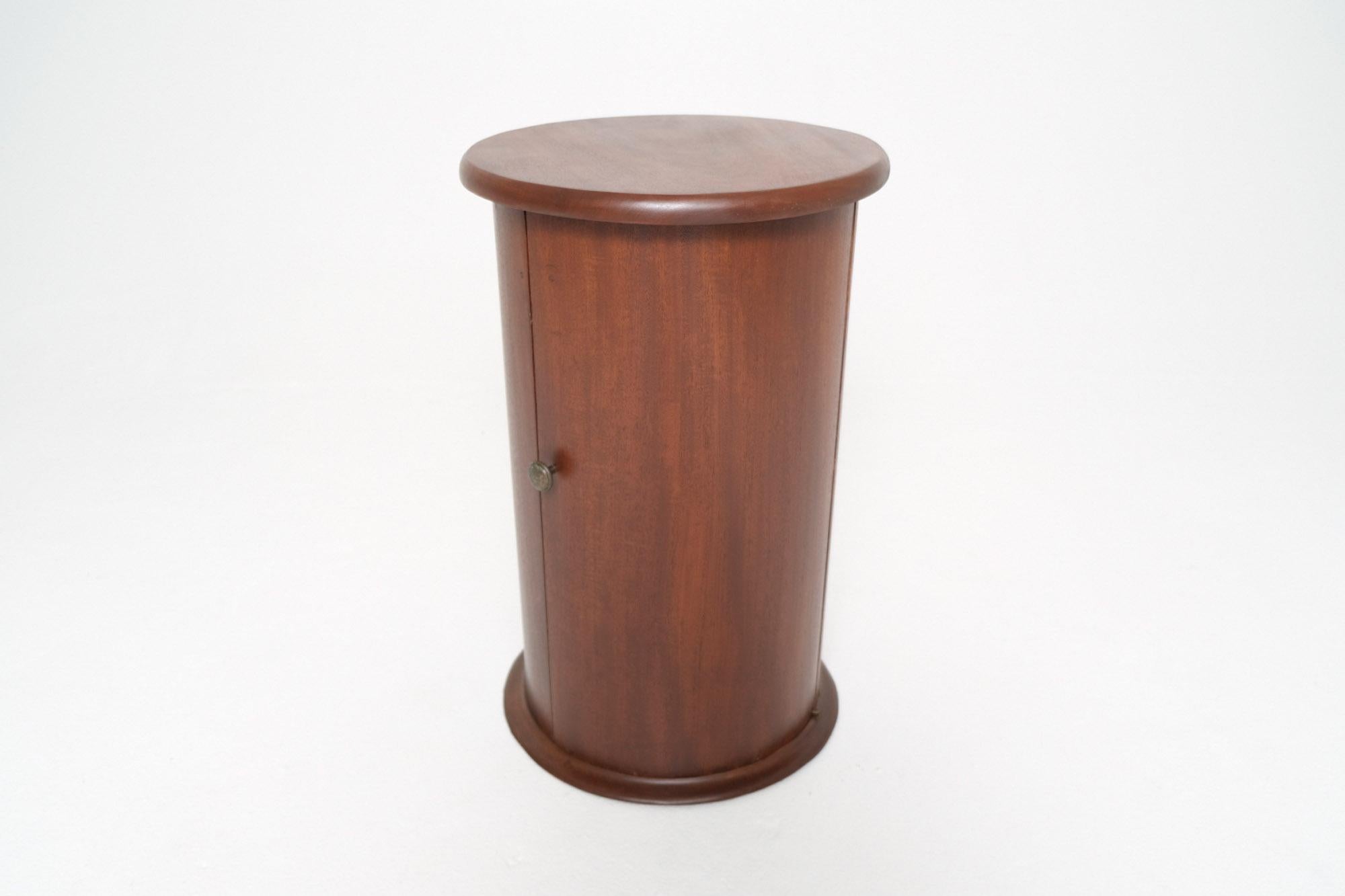 English Antique 19th Century Mahogany Cylindrical Bedside Table For Sale