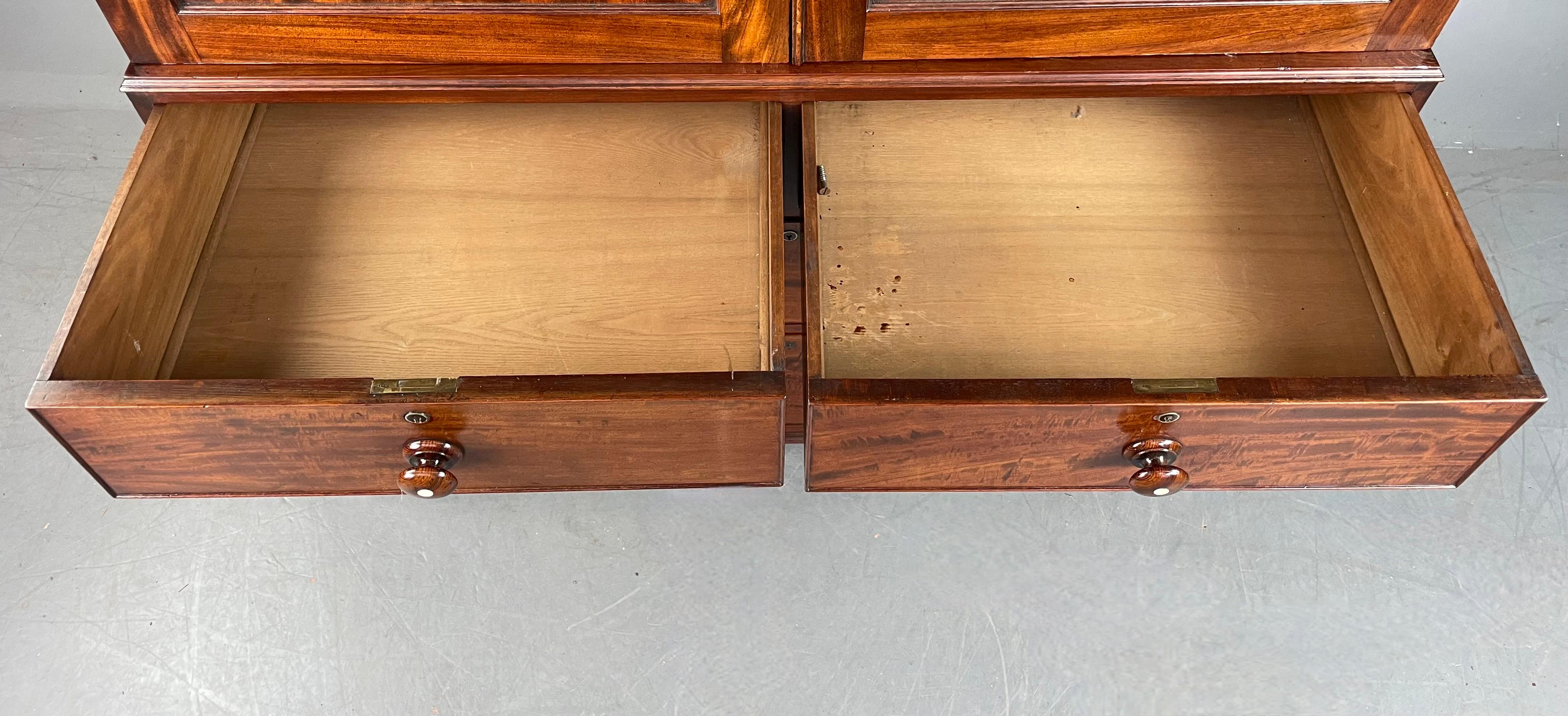 Antique 19th century mahogany linen press wardrobe armoire  For Sale 2