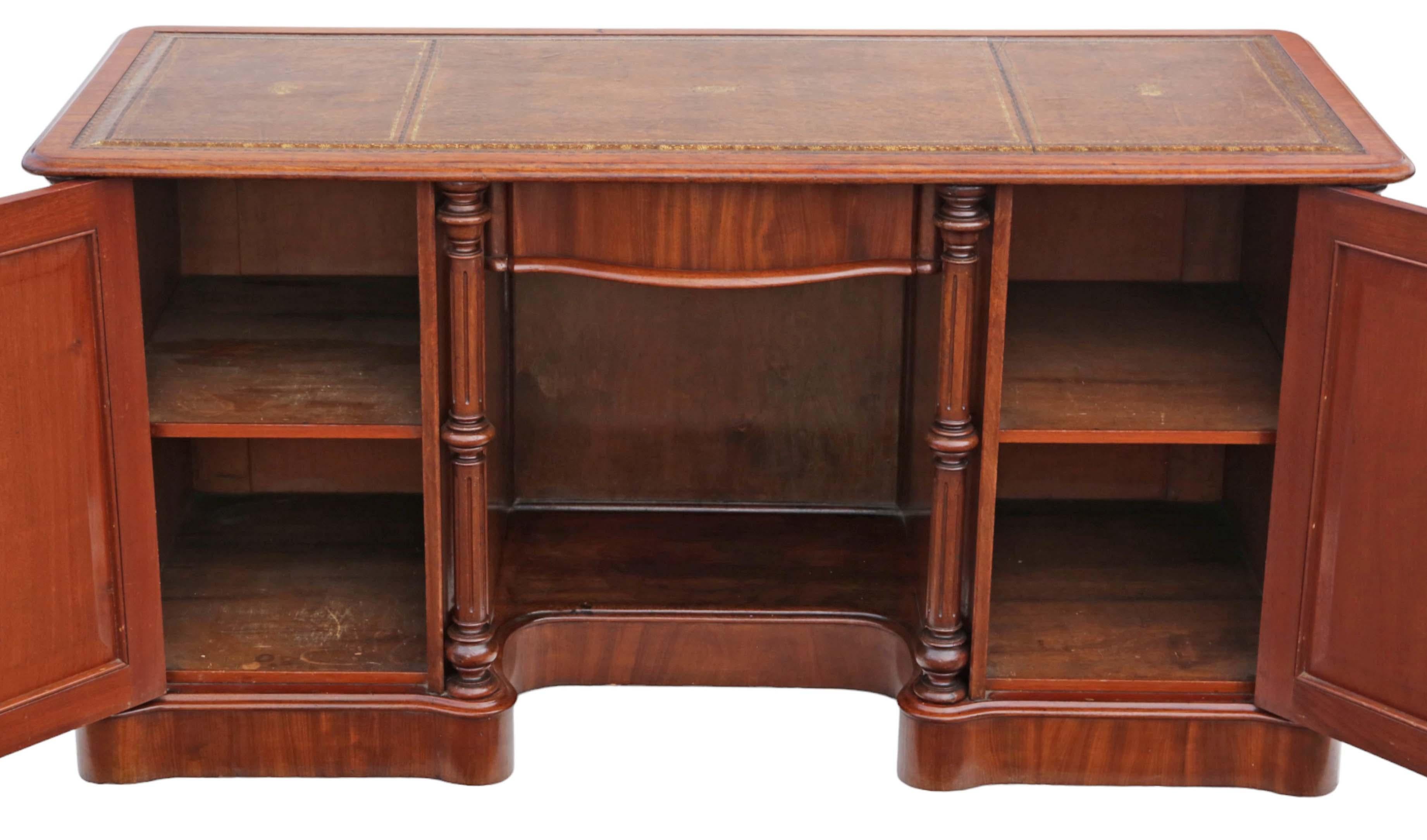 Wood Antique 19th Century mahogany twin pedestal desk, dressing writing table For Sale
