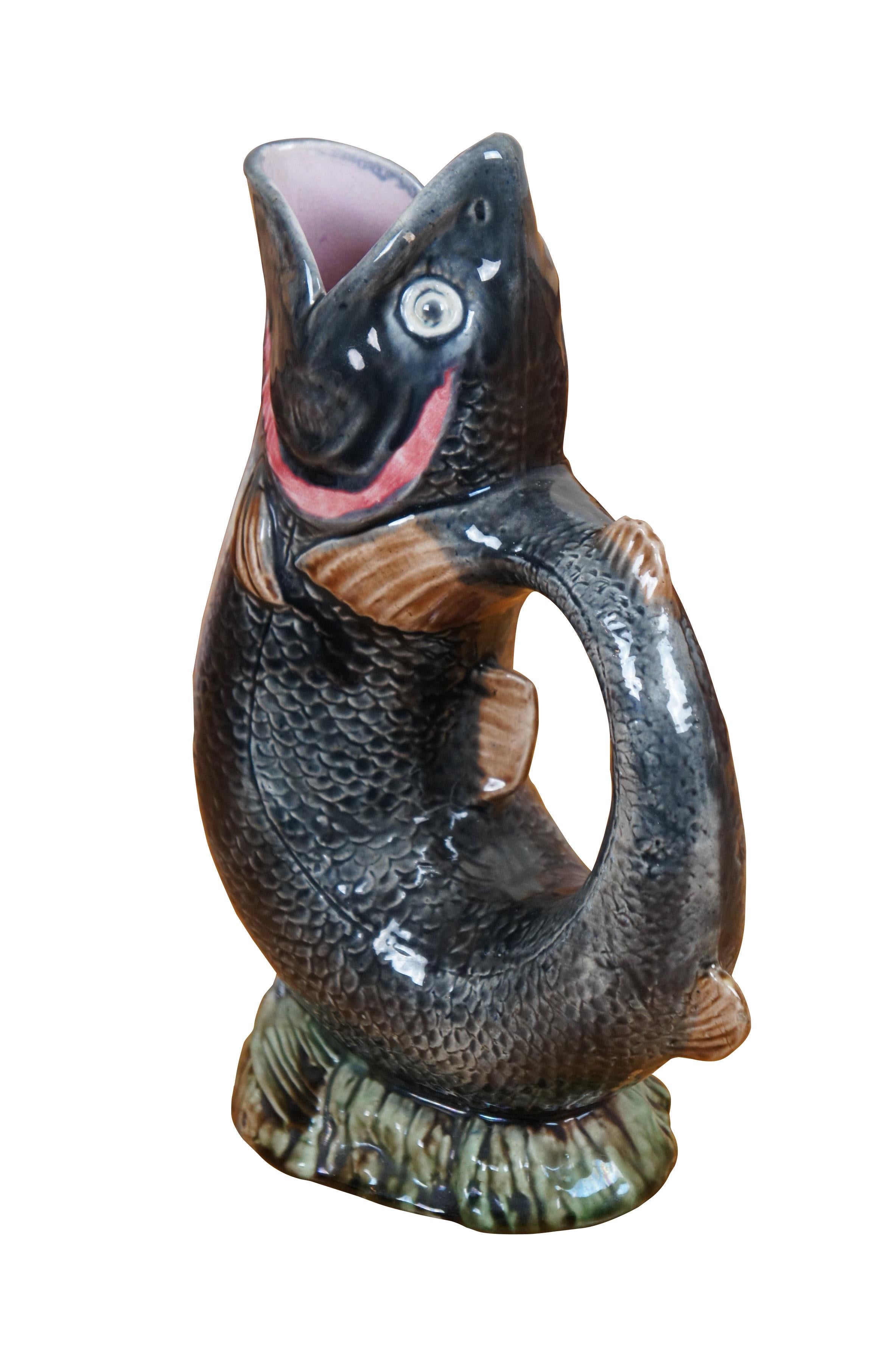 Vittoriano Antica brocca in maiolica del XIX secolo in porcellana Gurgle Gluggle Fish Jug 11