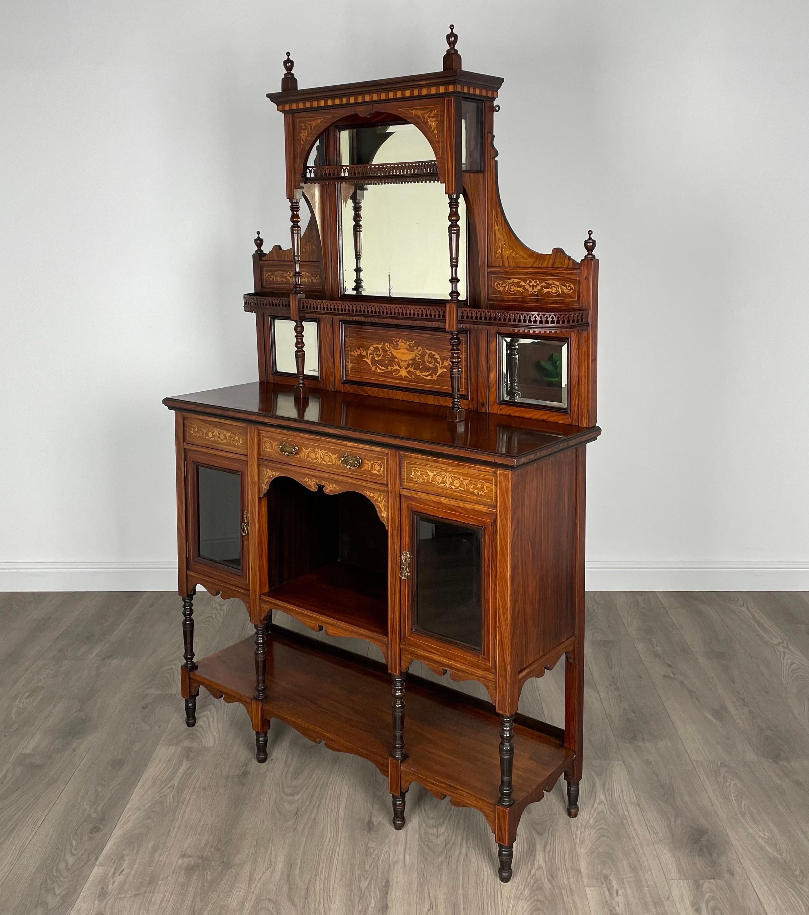 Antikes Sideboard mit Intarsien aus Palisanderholz aus dem 19. Jahrhundert ( REF AF-1935) im Zustand „Gut“ im Angebot in Ledbury, GB