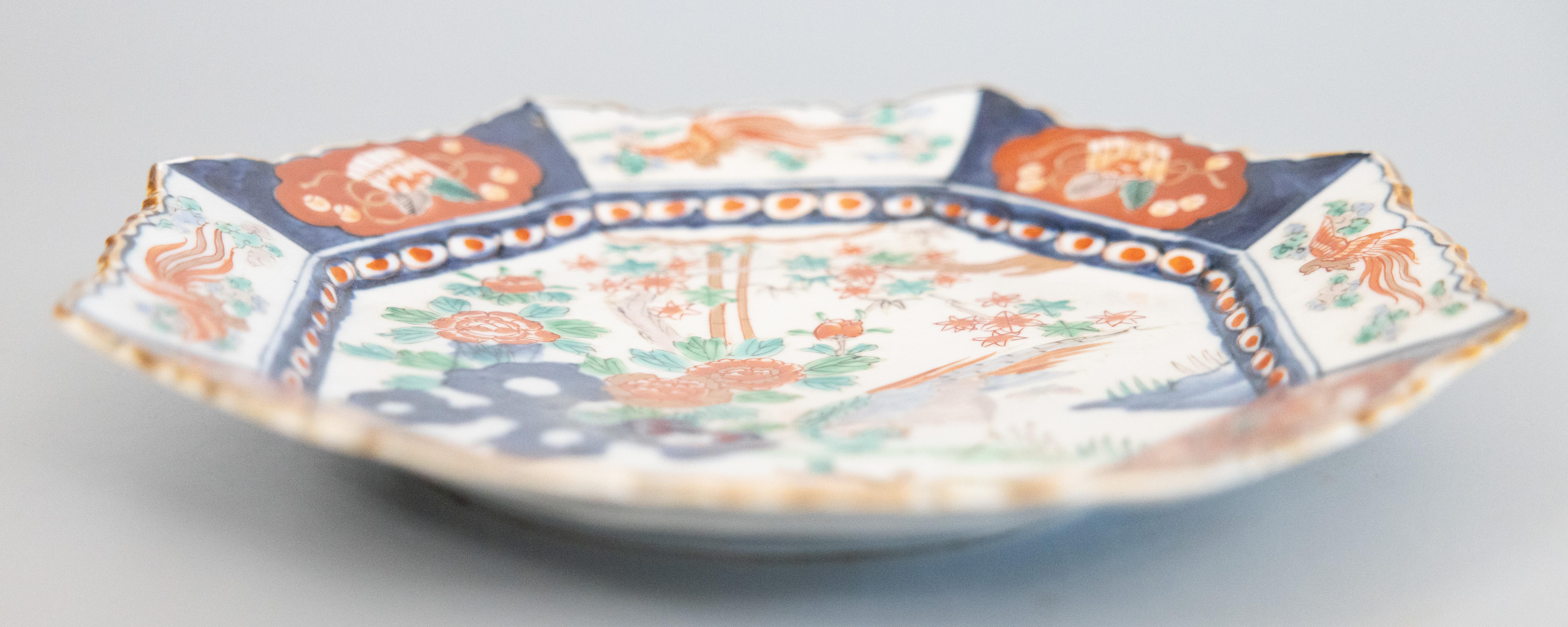 Antiguo Plato Cargador Octogonal Japonés Imari del Periodo Meiji del Siglo XIX en Bueno estado para la venta en Pearland, TX