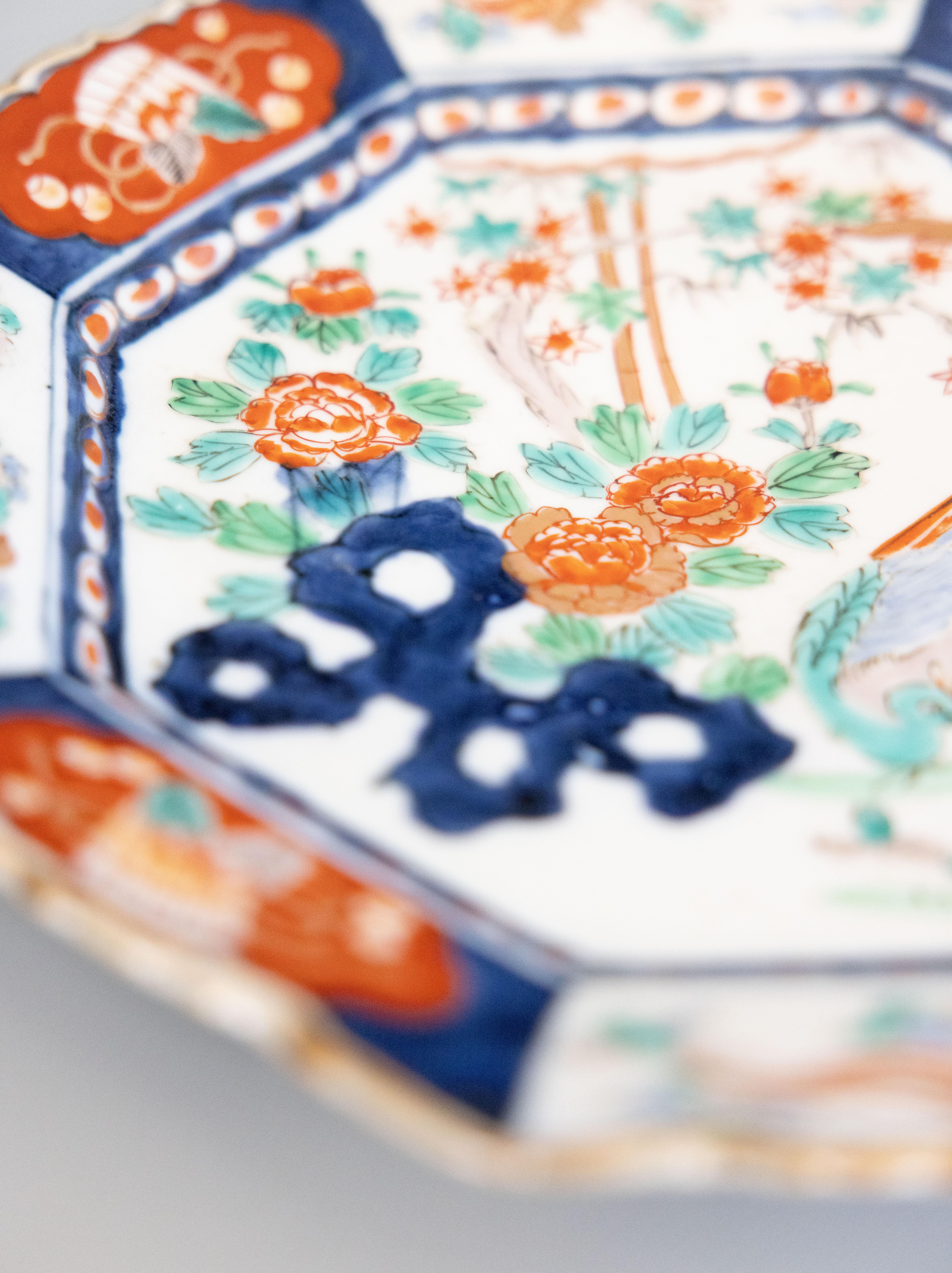 Antiguo Plato Cargador Octogonal Japonés Imari del Periodo Meiji del Siglo XIX siglo XIX en venta