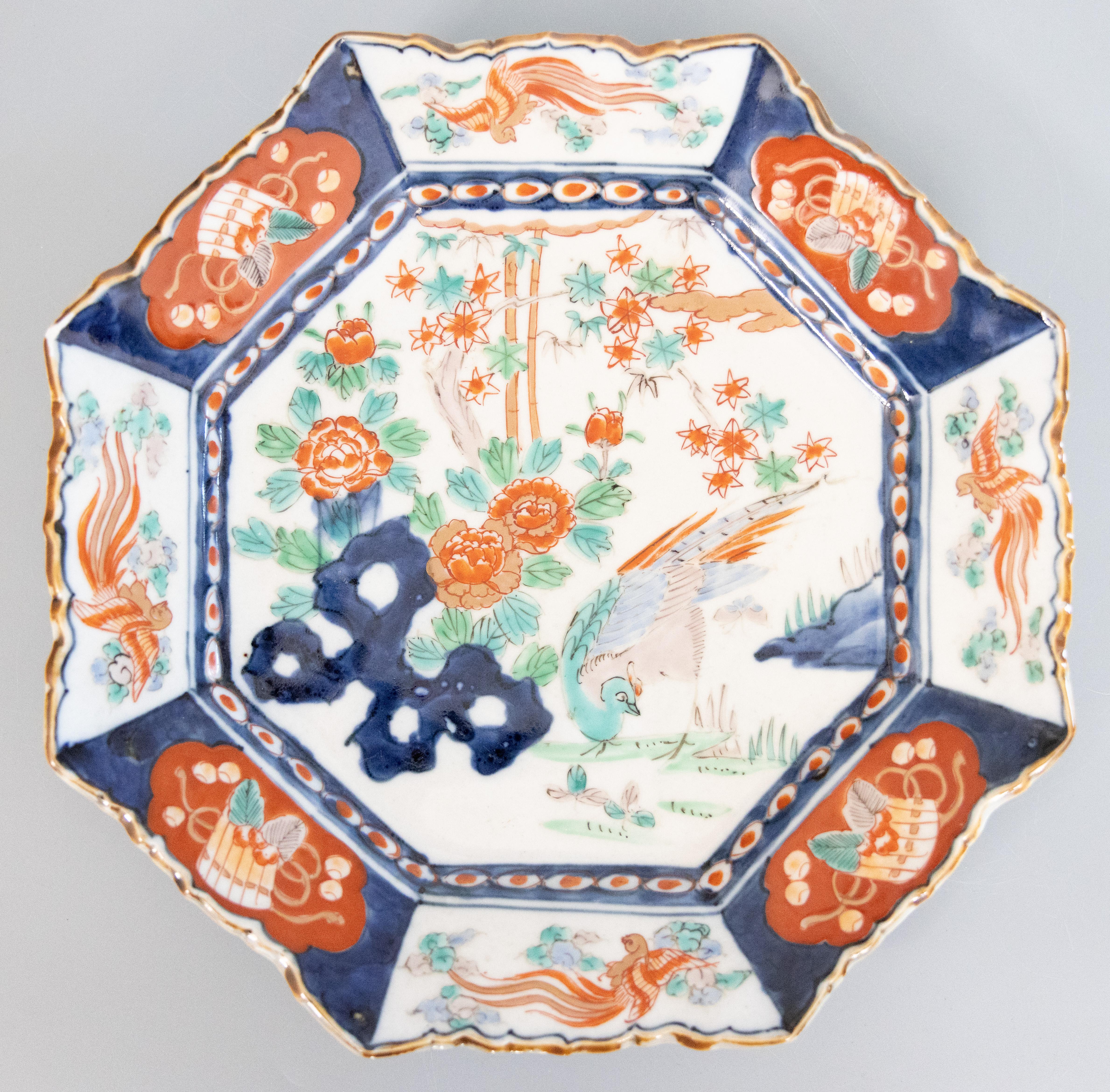 Antiguo Plato Cargador Octogonal Japonés Imari del Periodo Meiji del Siglo XIX en venta 1