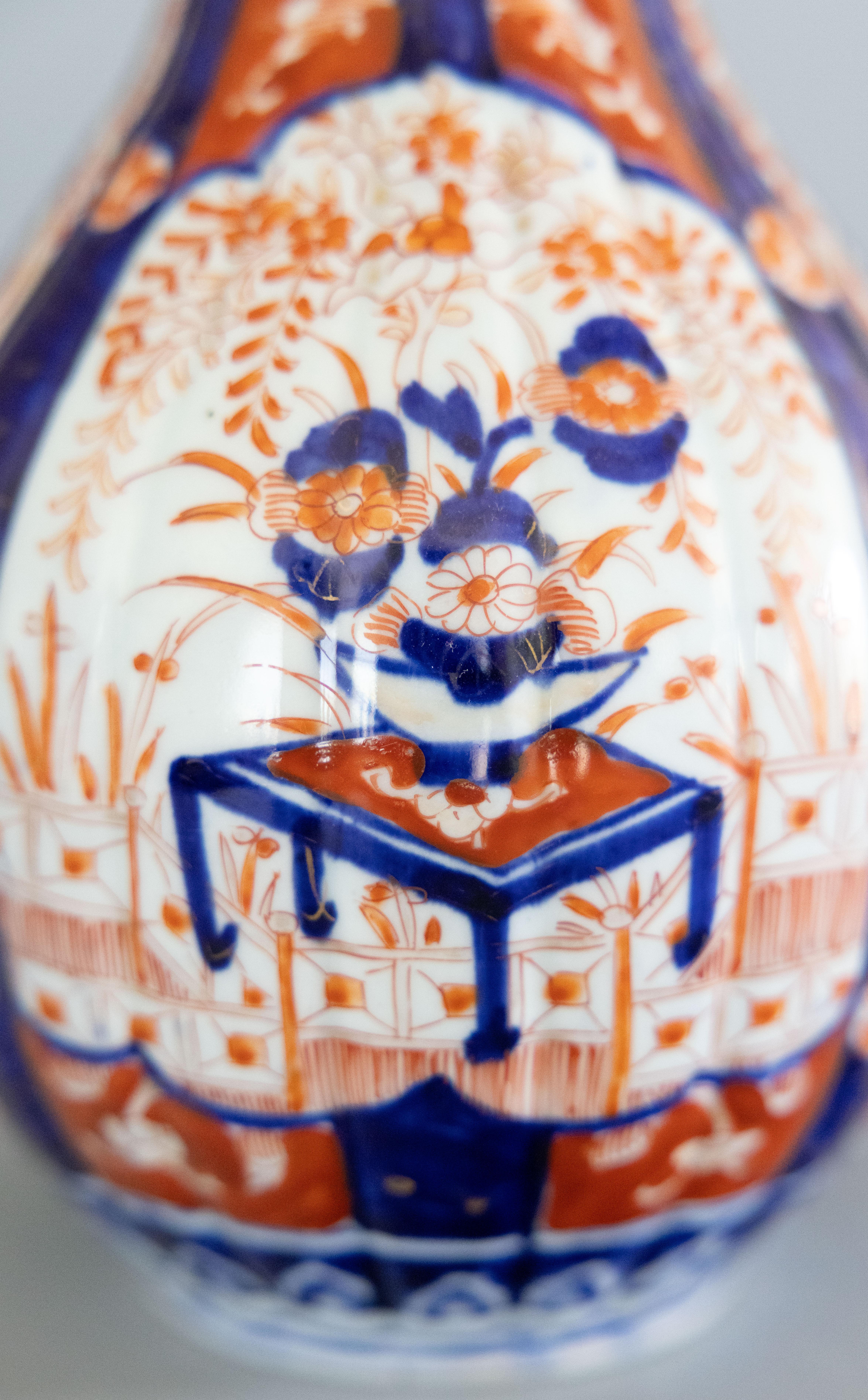 Antique 19th Century Meiji Period Japanese Imari Porcelain Vase For Sale 2