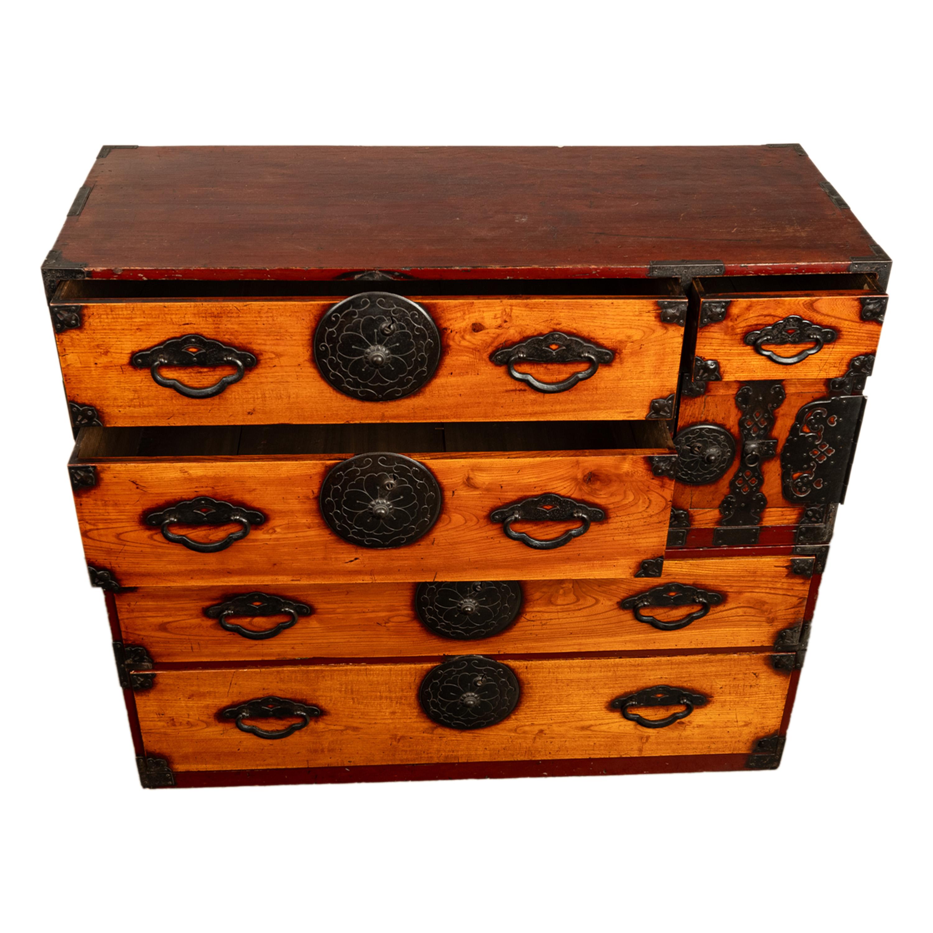 Antique 19th Century Meiji Period Japanese Tansu Isho Dansu Two Section Chest  For Sale 5