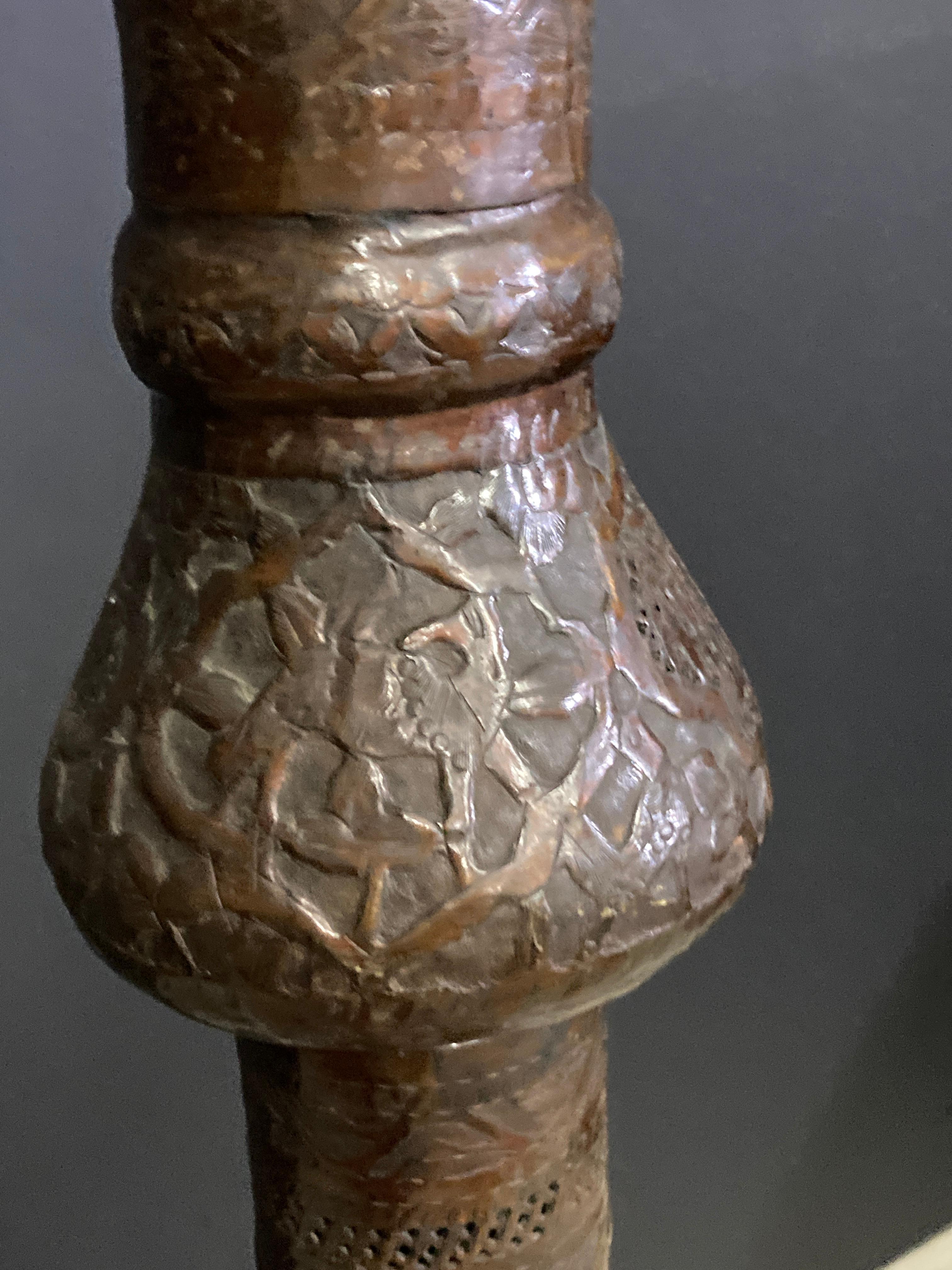 XIXe siècle Lampadaire mauresque ancien en laiton percé du Moyen-Orient du 19ème siècle en vente