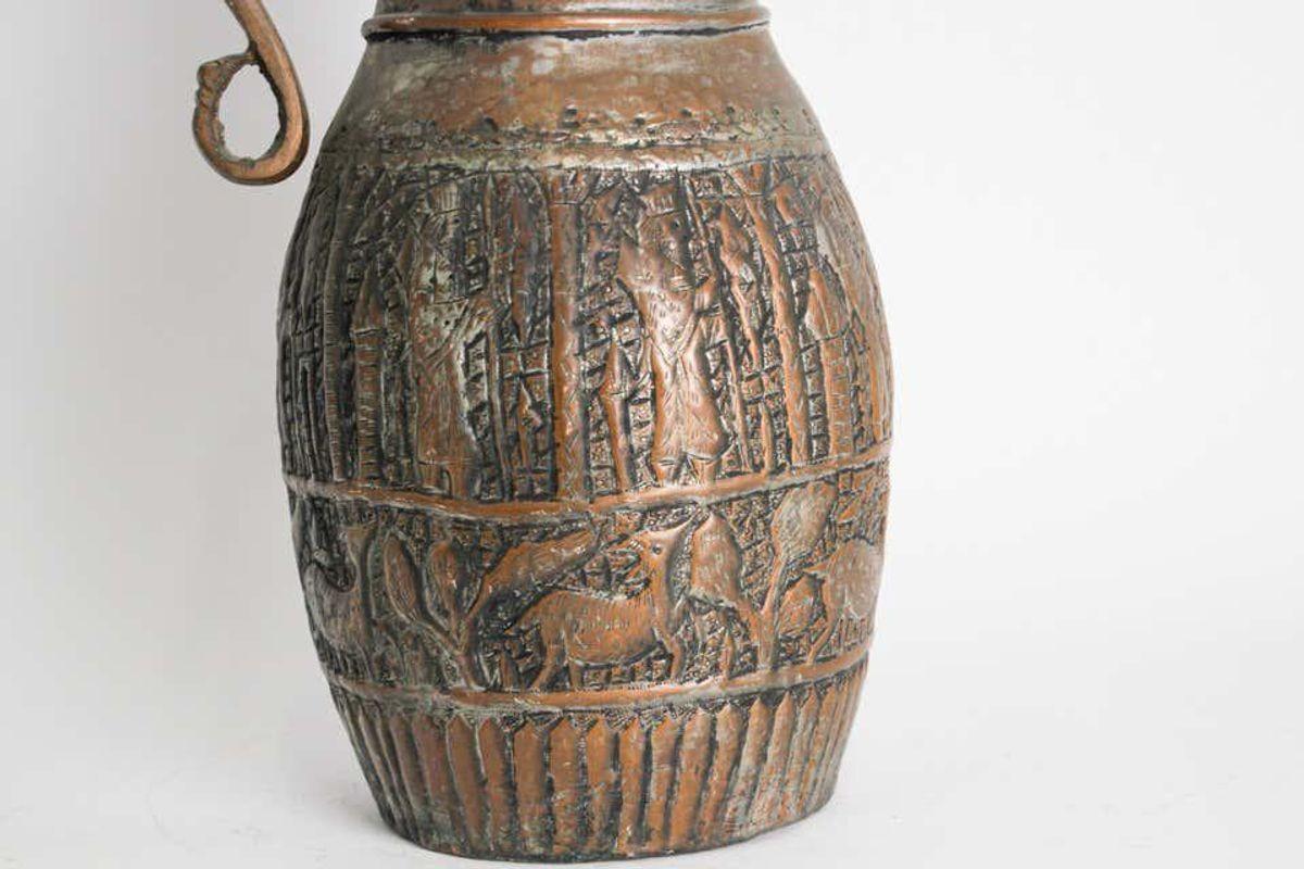 Ancienne aiguière islamique du Moyen-Orient en cuivre teinté Bon état - En vente à North Hollywood, CA