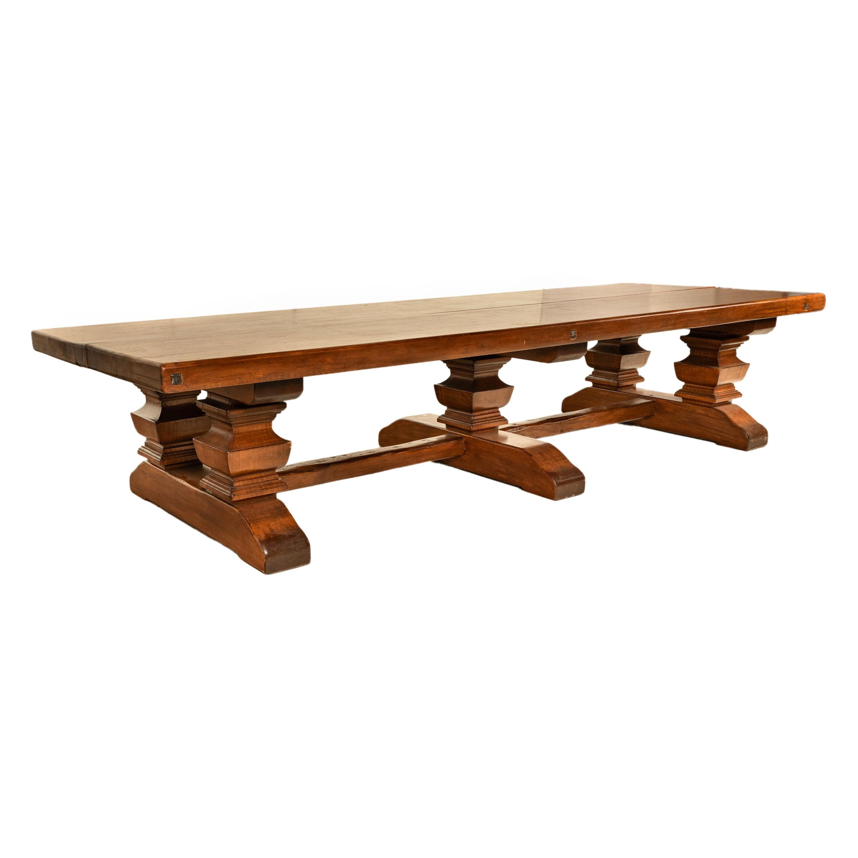 Ancienne table de réfectoire monumentale en noyer italien du 19e siècle, 16 places et plus en vente 4