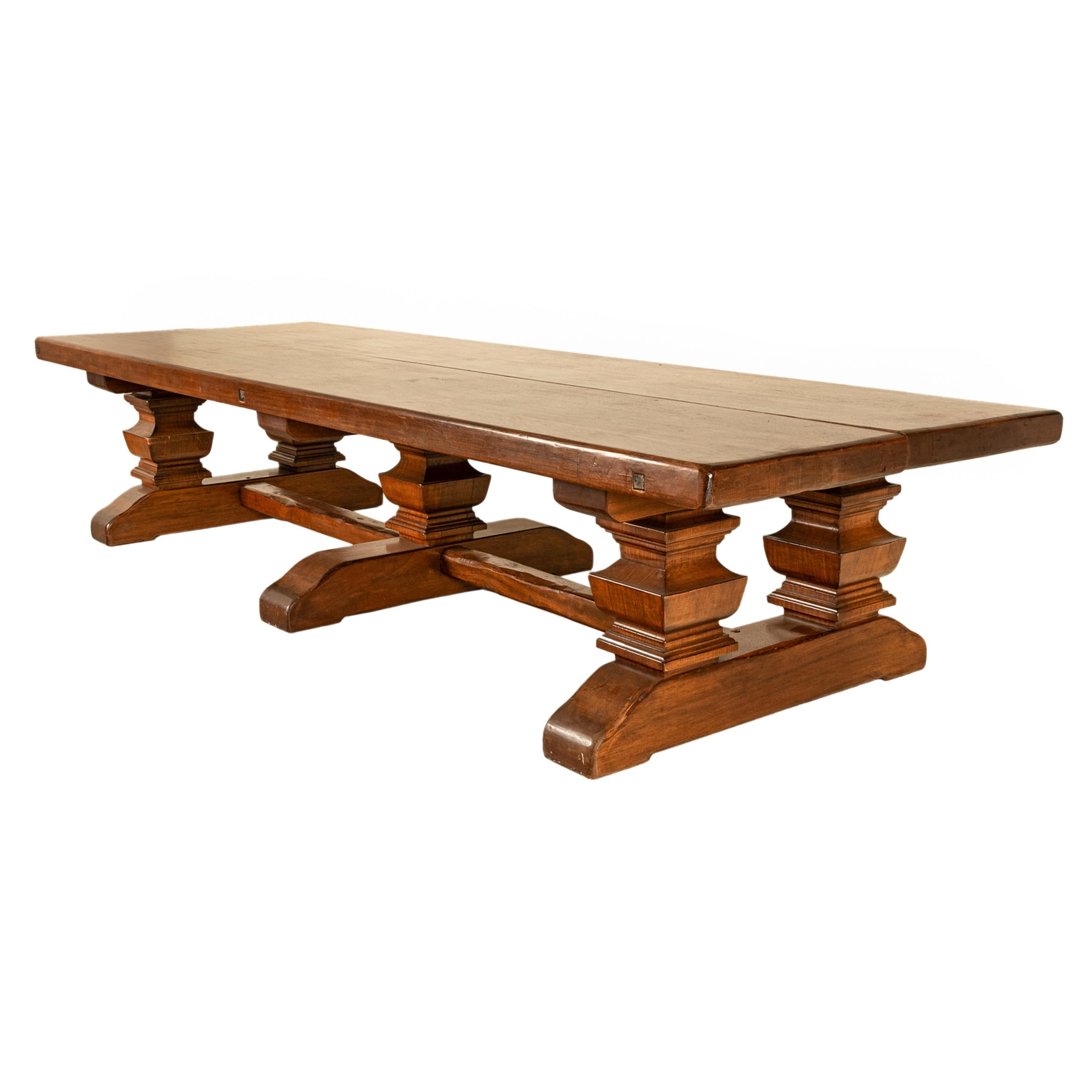 Ancienne table de réfectoire monumentale en noyer italien du 19e siècle, 16 places et plus en vente 9