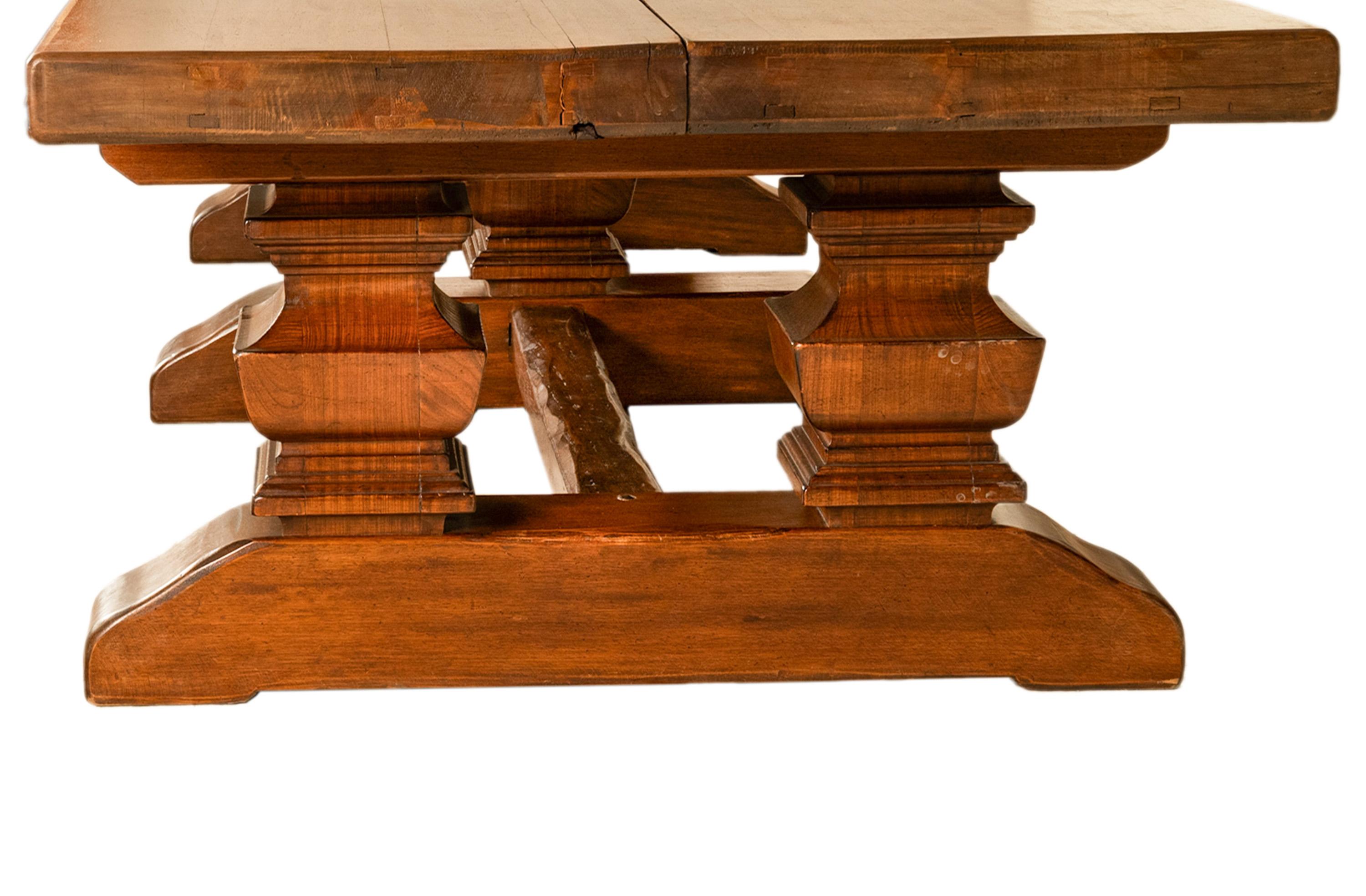 Ancienne table de réfectoire monumentale en noyer italien du 19e siècle, 16 places et plus en vente 13