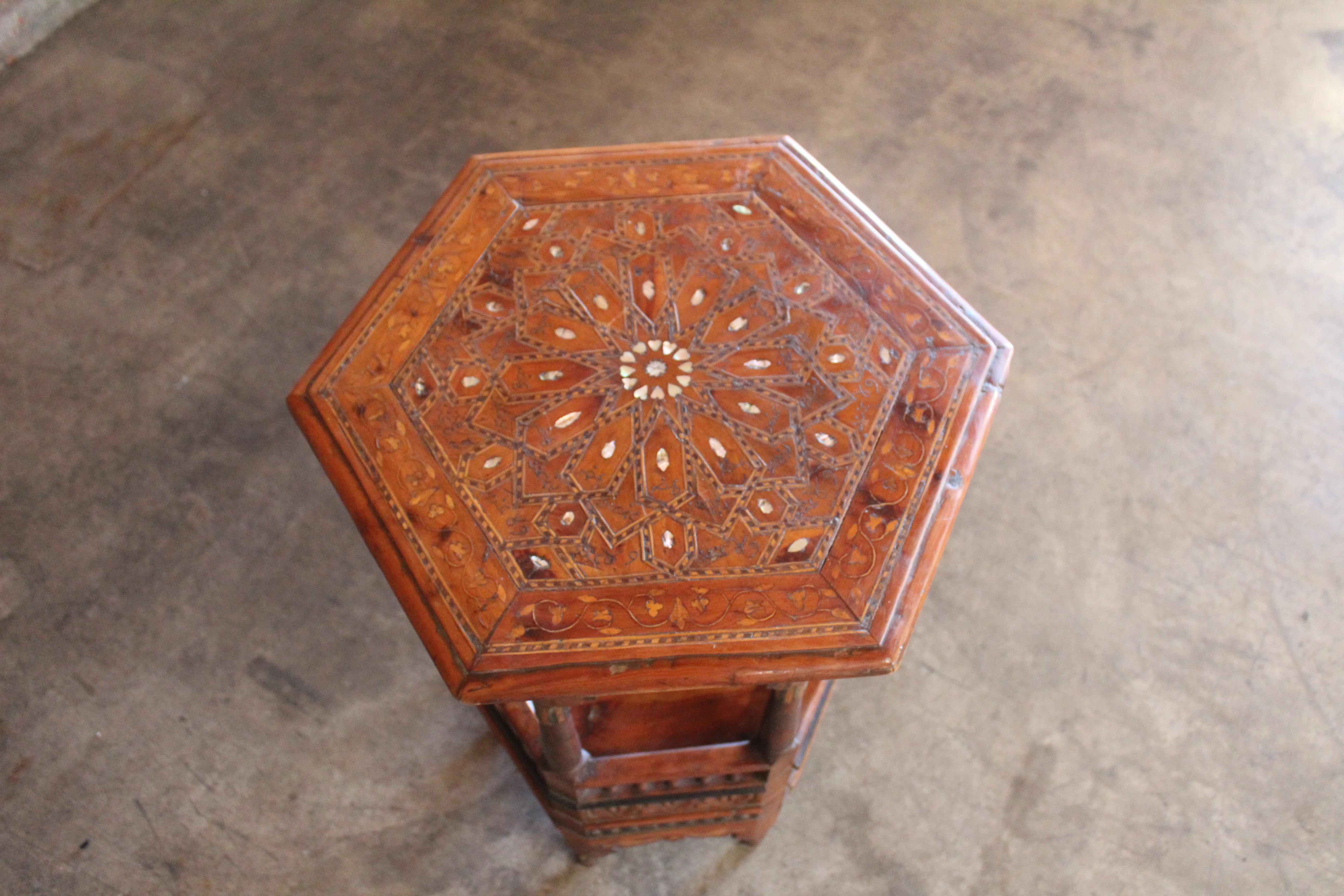Antique 19th Century Moorish Inlaid Side Table with Pearl In Good Condition For Sale In Los Angeles, CA