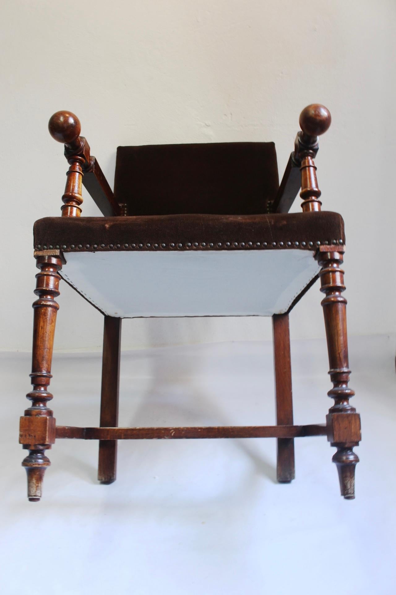 Antique 19th Century Napoleon III Solid Wood Throne Chair For Sale 8