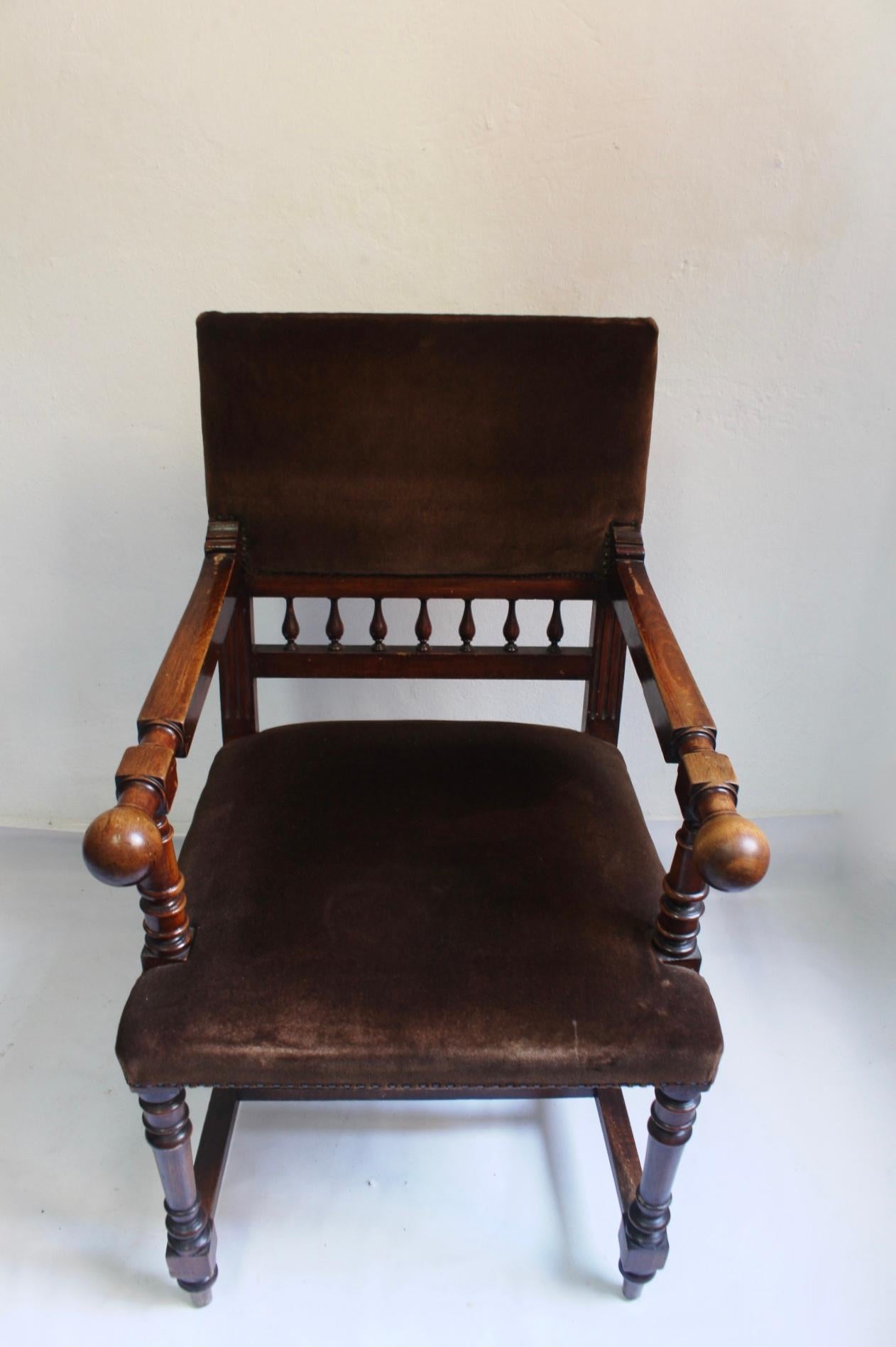 Antique 19th Century Napoleon III Solid Wood Throne Chair For Sale 2