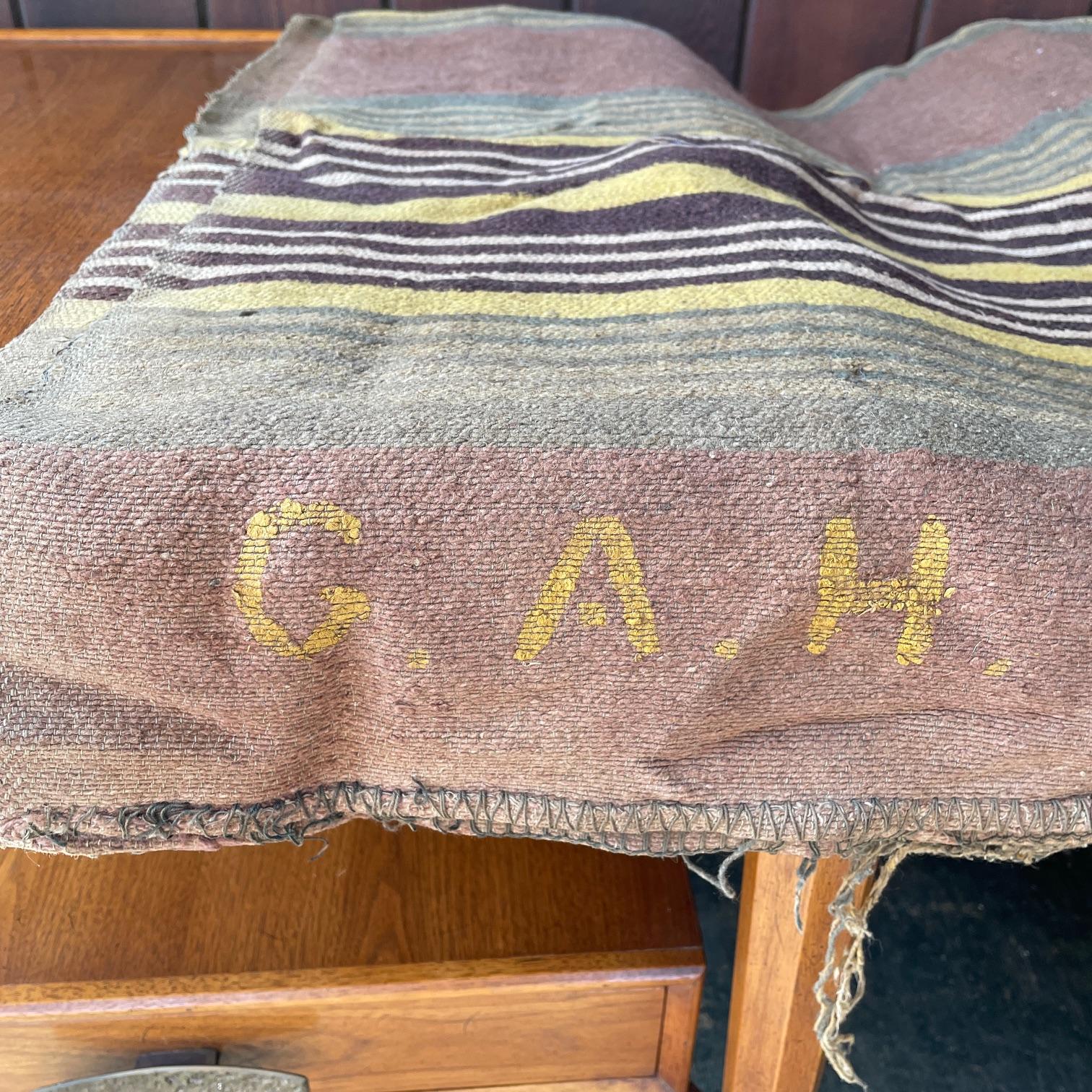 Ancienne couverture en laine tissée à la main Navajo Chief du 19ème siècle en vente 1