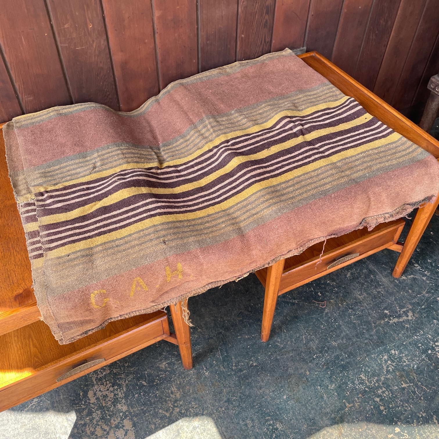 American Antique 19th Century Navajo Chief Hand Woven Wool Blanket Stripe Earthtones For Sale