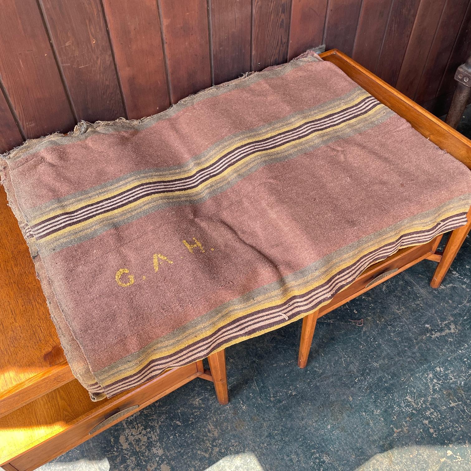 Hand-Crafted Antique 19th Century Navajo Chief Hand Woven Wool Blanket Stripe Earthtones For Sale