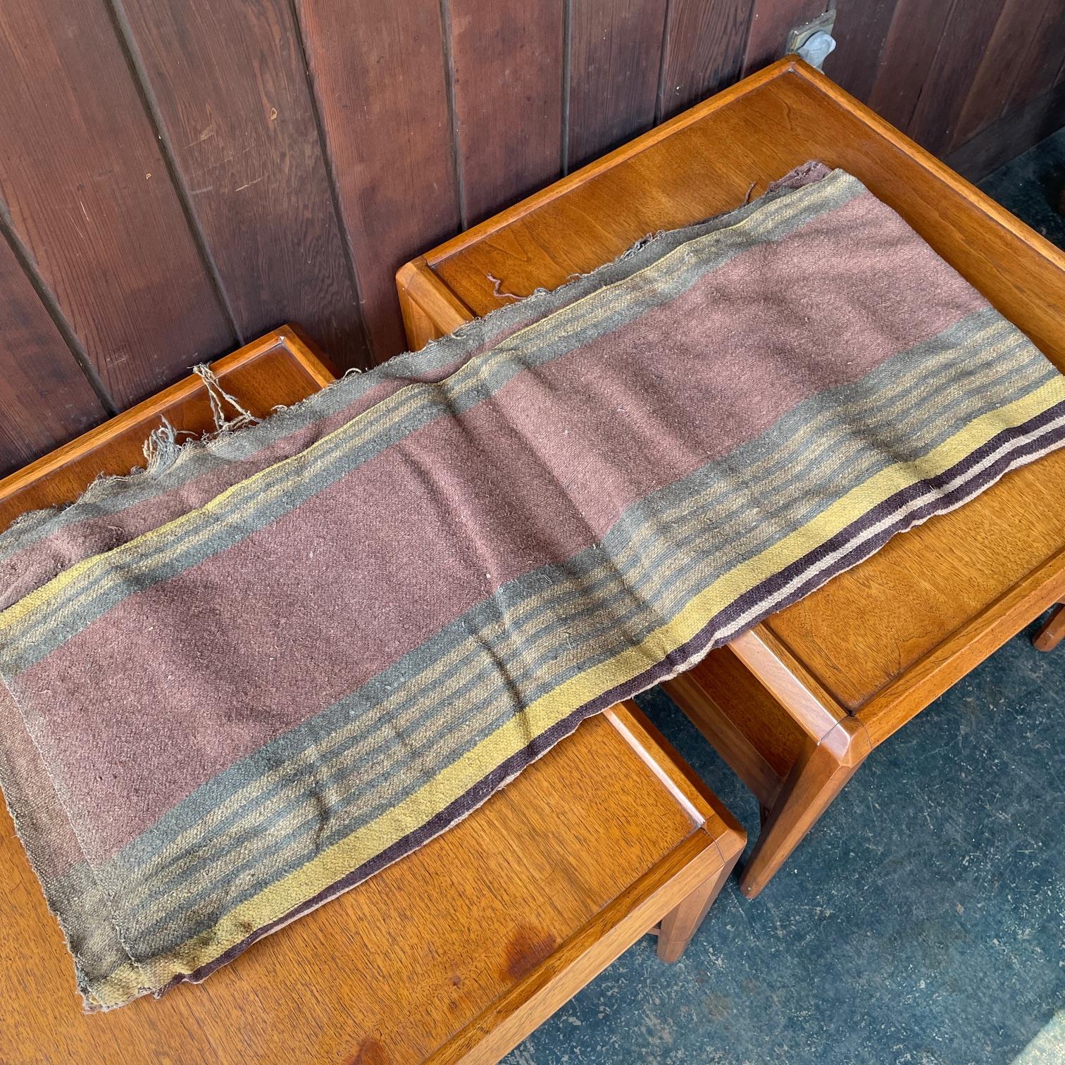Antique 19th Century Navajo Chief Hand Woven Wool Blanket Stripe Earthtones In Distressed Condition For Sale In Hyattsville, MD