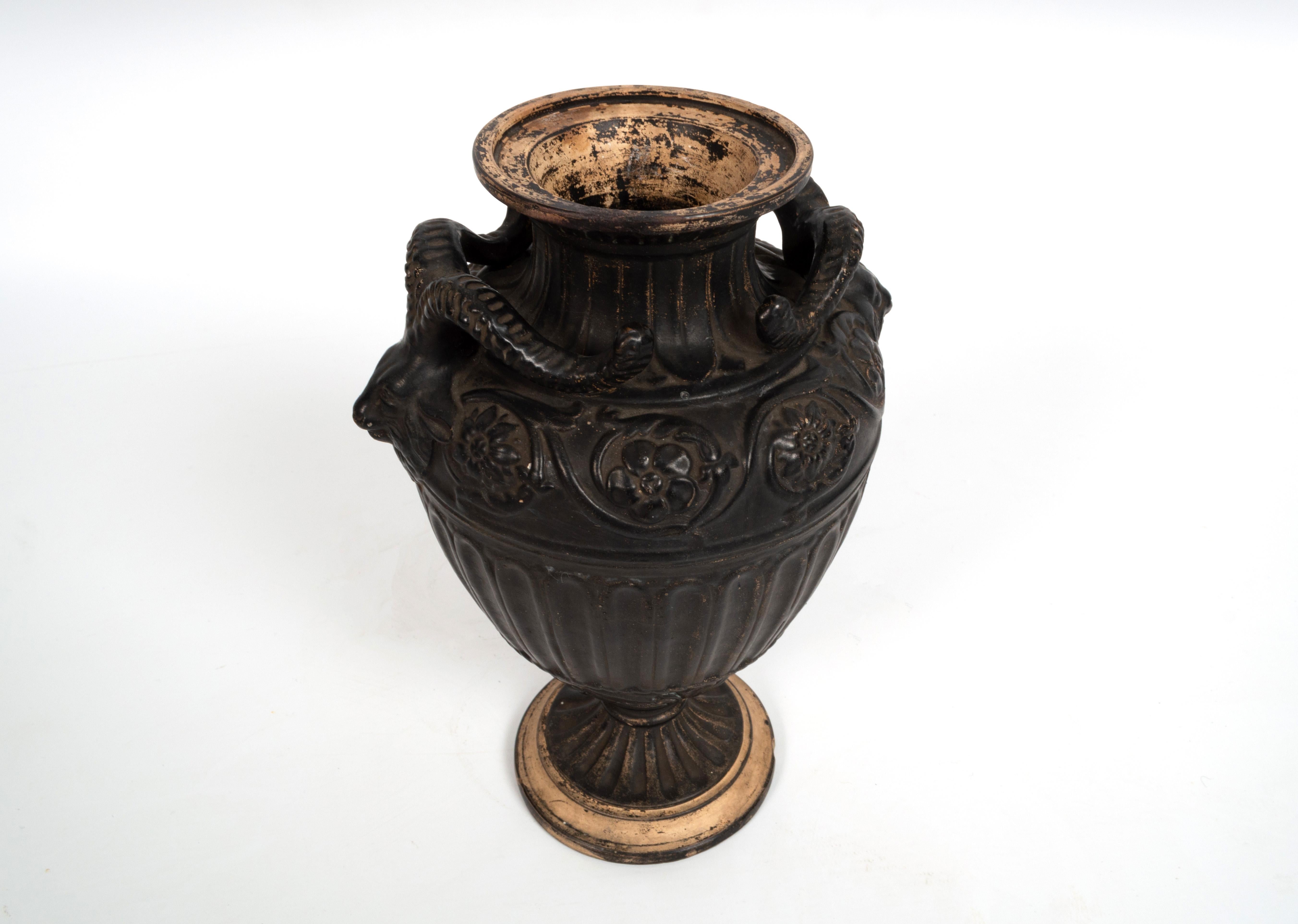 Antique 19th Century Neoclassical Vase By Gerbing & Stephan, Germany, 1892 For Sale 2