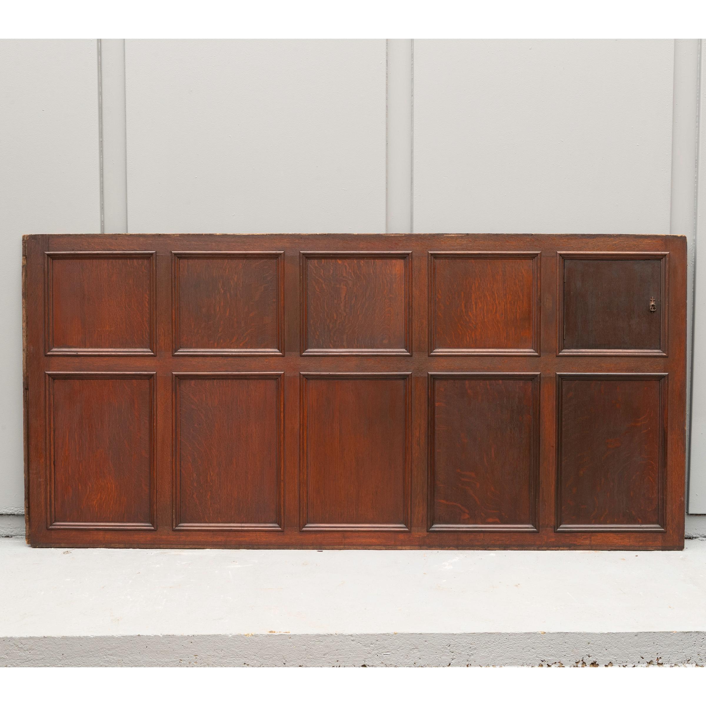 Antique 19th Century Oak and Elm Panelling  Panelled Room - 7 Panels For Sale 5