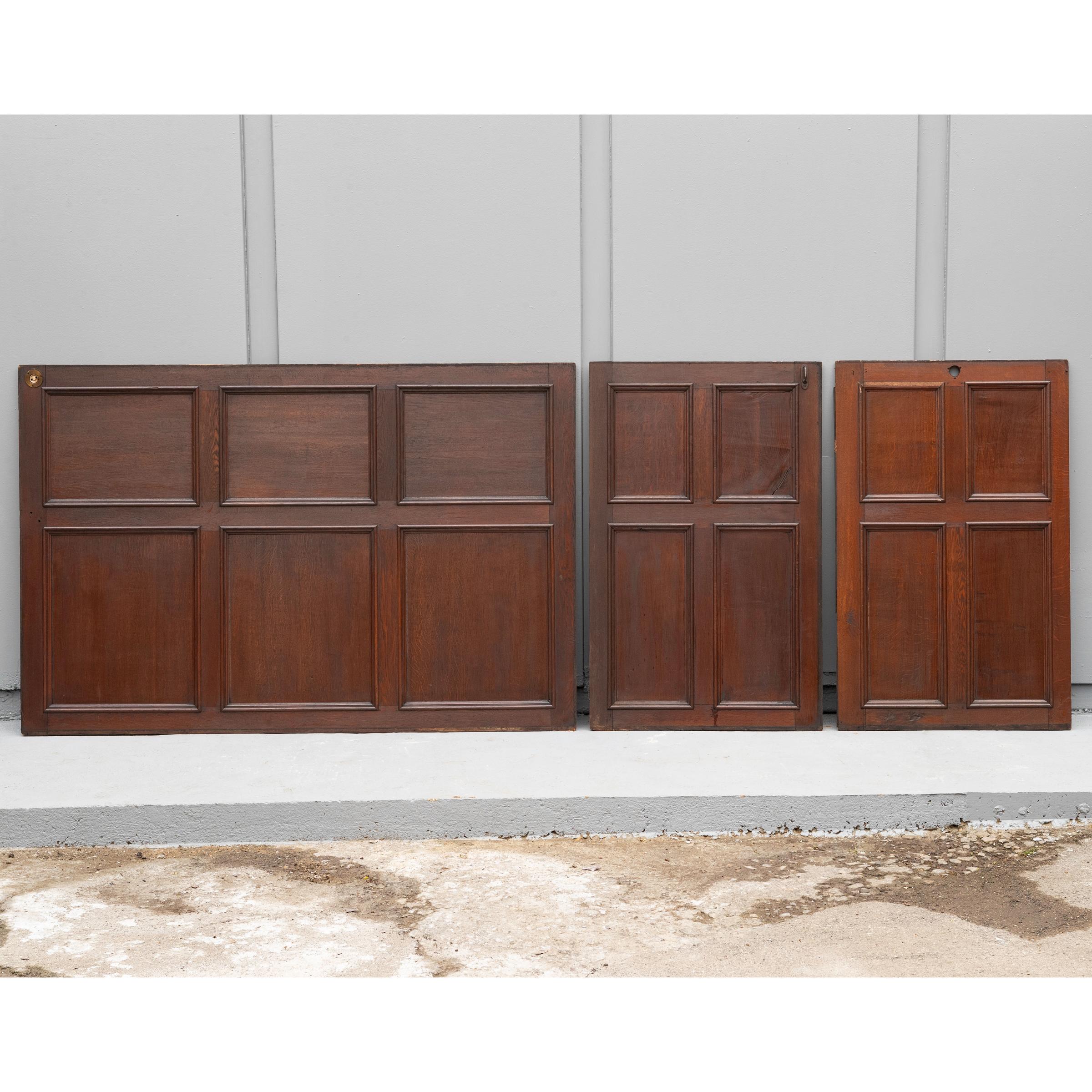 Antique 19th Century Oak and Elm Panelling  Panelled Room - 7 Panels For Sale 14