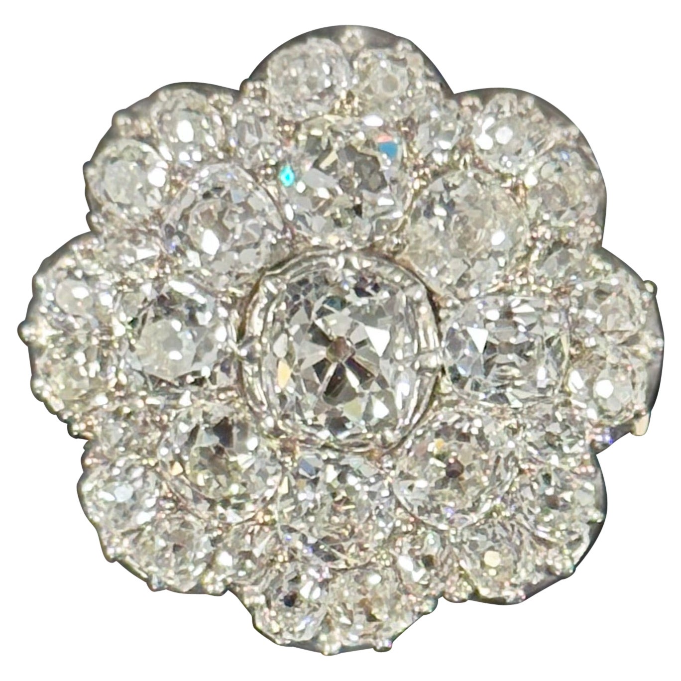 Antico anello da cocktail con diamante a grappolo floreale del XIX secolo A. Silver in vendita